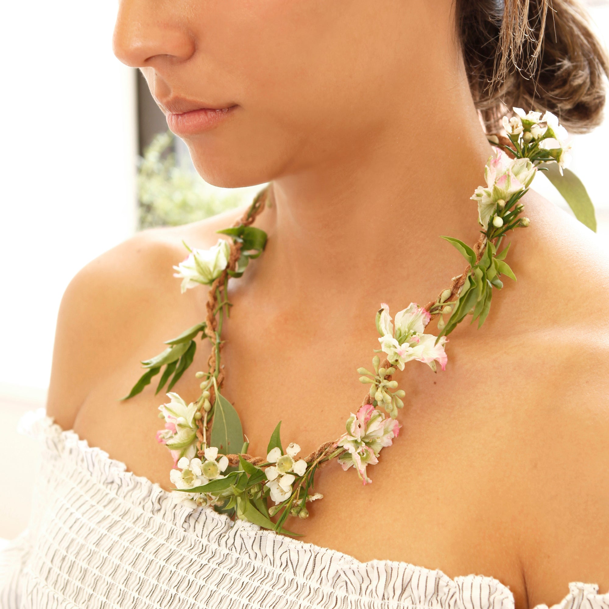 DIY Fresh Flower Necklace Kit - Handmade Bohemian Floral Jewelry for Women, Bridesmaids & Festival Goers - Perfect for Weddings, Music Festivals & Boho Fashion Accessories