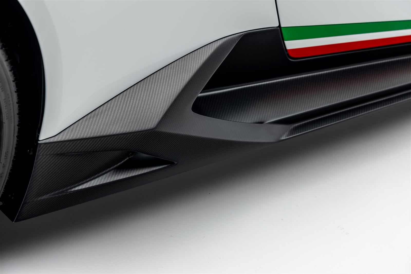 Lamborghini Huracan EVO 2WD Monza Aero Program CB 01 - High Performance Sports Car for Racing Enthusiasts | Perfect for Track Days and Supercar Events
