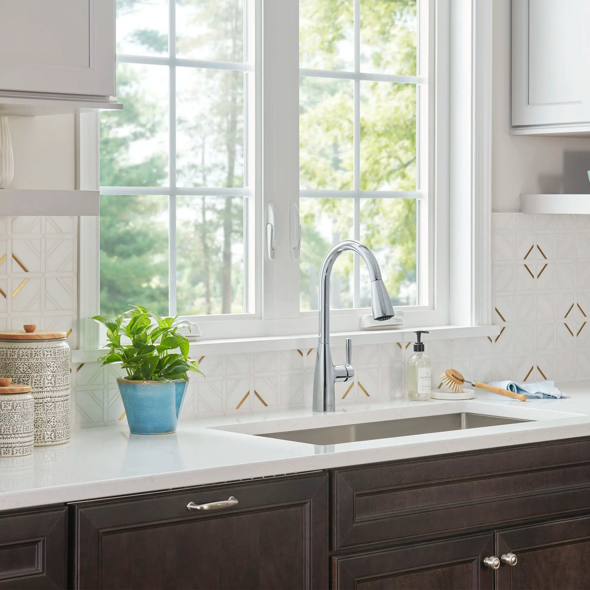 Fairbury® Single Handle Pull Down Kitchen Faqaucet with Dual Spray - 1.8 GPM (6.8 L/min) Water Flow, Lever Handle Design - Perfect for Modern Home Kitchen Sink, Dishwashing & Food Prep