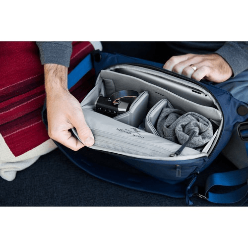 Peak Design Everyday Sling 6L V2 Camera Bag - Waterproof & Lightweight for DSLR, Mirrorless & Accessories - Perfect for Travel, Hiking & Street Photography (Midnight)