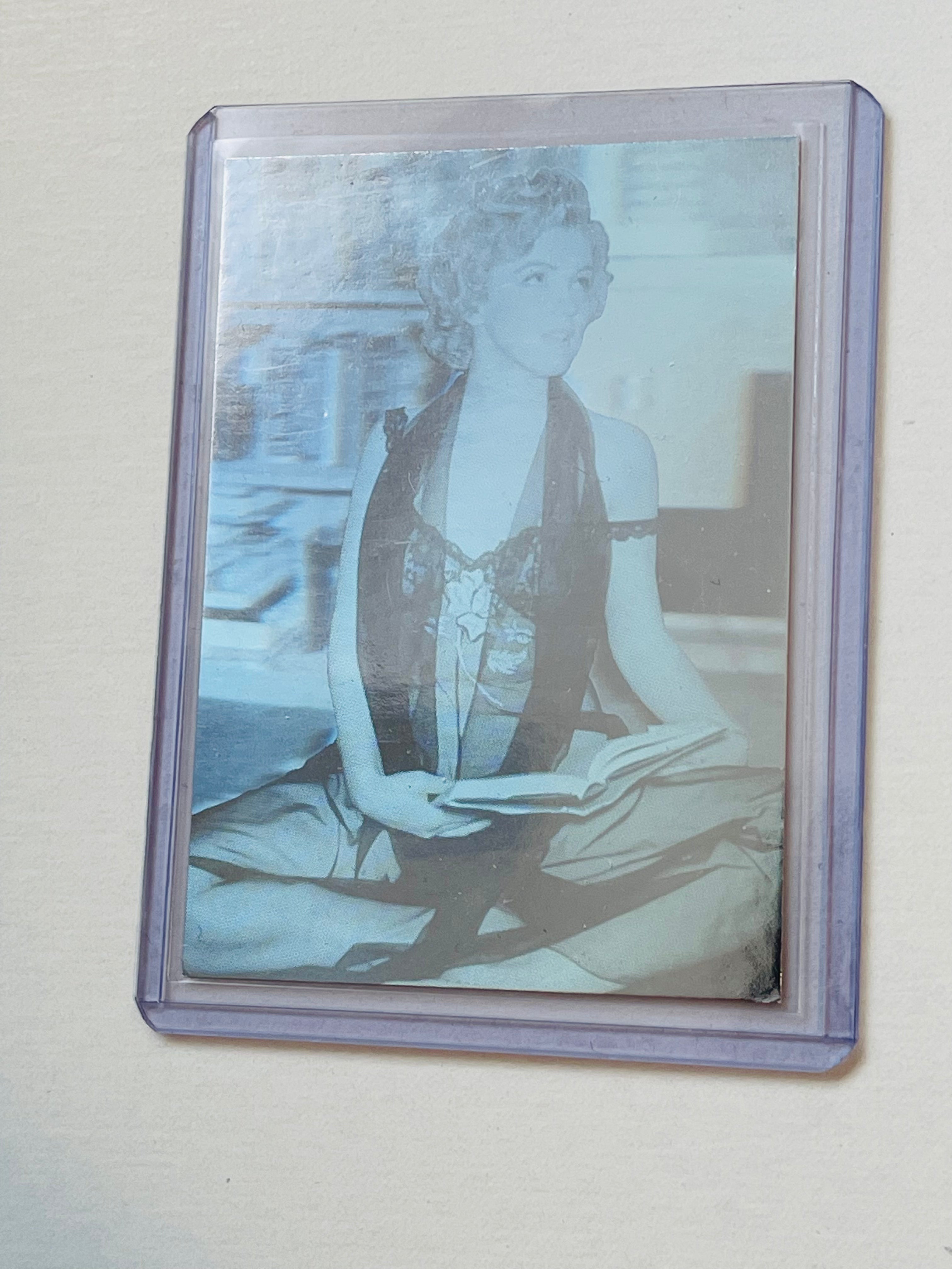Vintage 1992 Marilyn Monroe Hologram Insert Card - Collectible Memorabilia for Fans, Display & Gift Giving