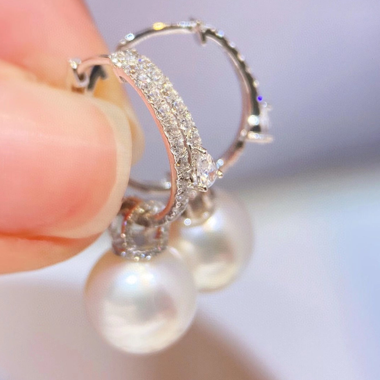 18K Solid Gold Pearl Earrings for Women - Classic Elegant Stud Earrings with Real Pearls - Perfect for Weddings, Parties & Special Occasions
