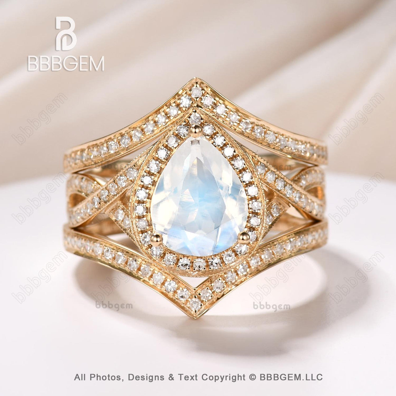 Vintage 3-Piece Pear Moonstone and Diamond Twisting Split Shank Bridal Ring Set in 18K Yellow Gold (2.2 Carat) - Perfect for Weddings, Engagements & Cocktail Parties