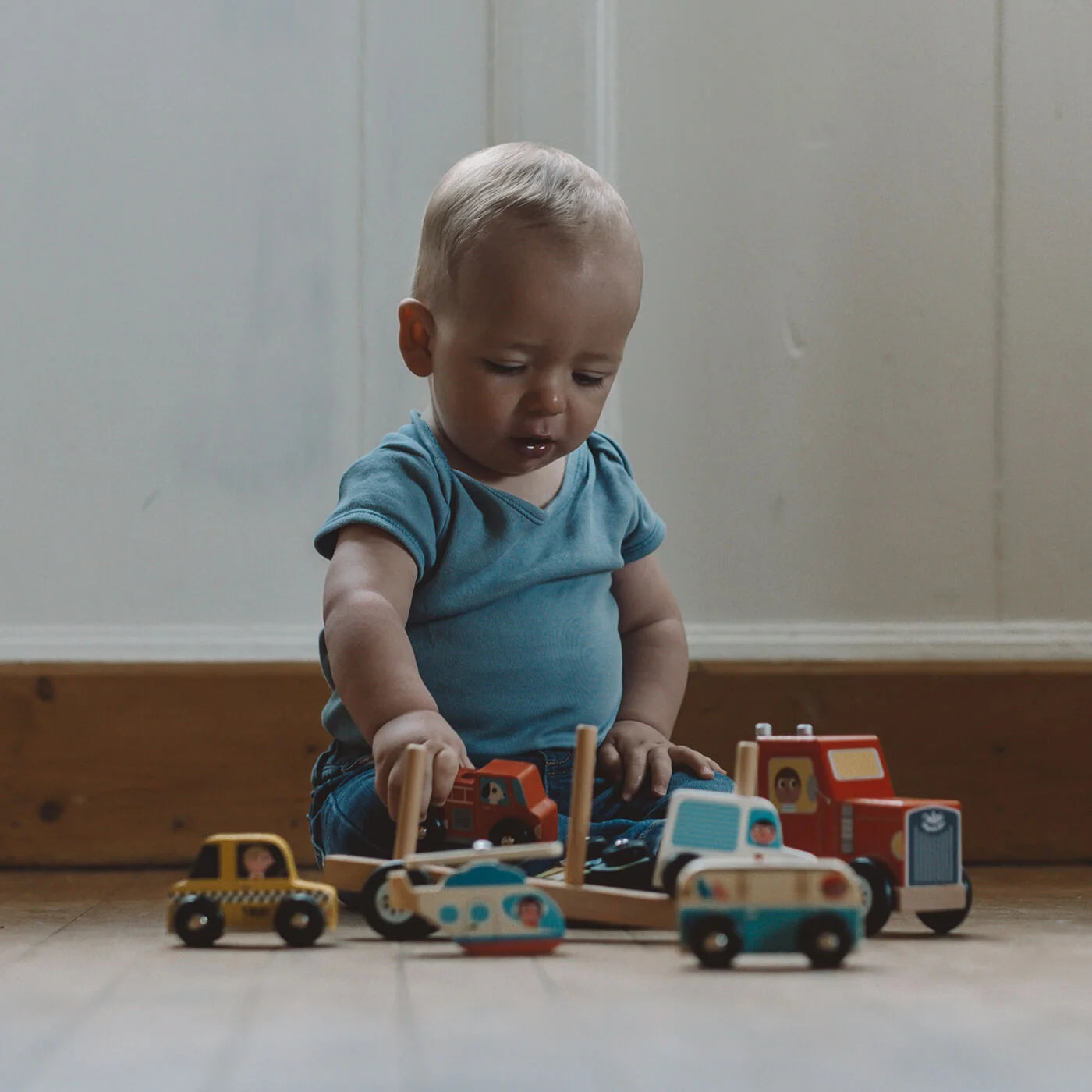 Premium Wooden Car Transporter Toy for Kids - Durable & Eco-Friendly Toy Trucks for Boys & Girls - Perfect for Playtime, Gift Giving & Imaginative Adventures