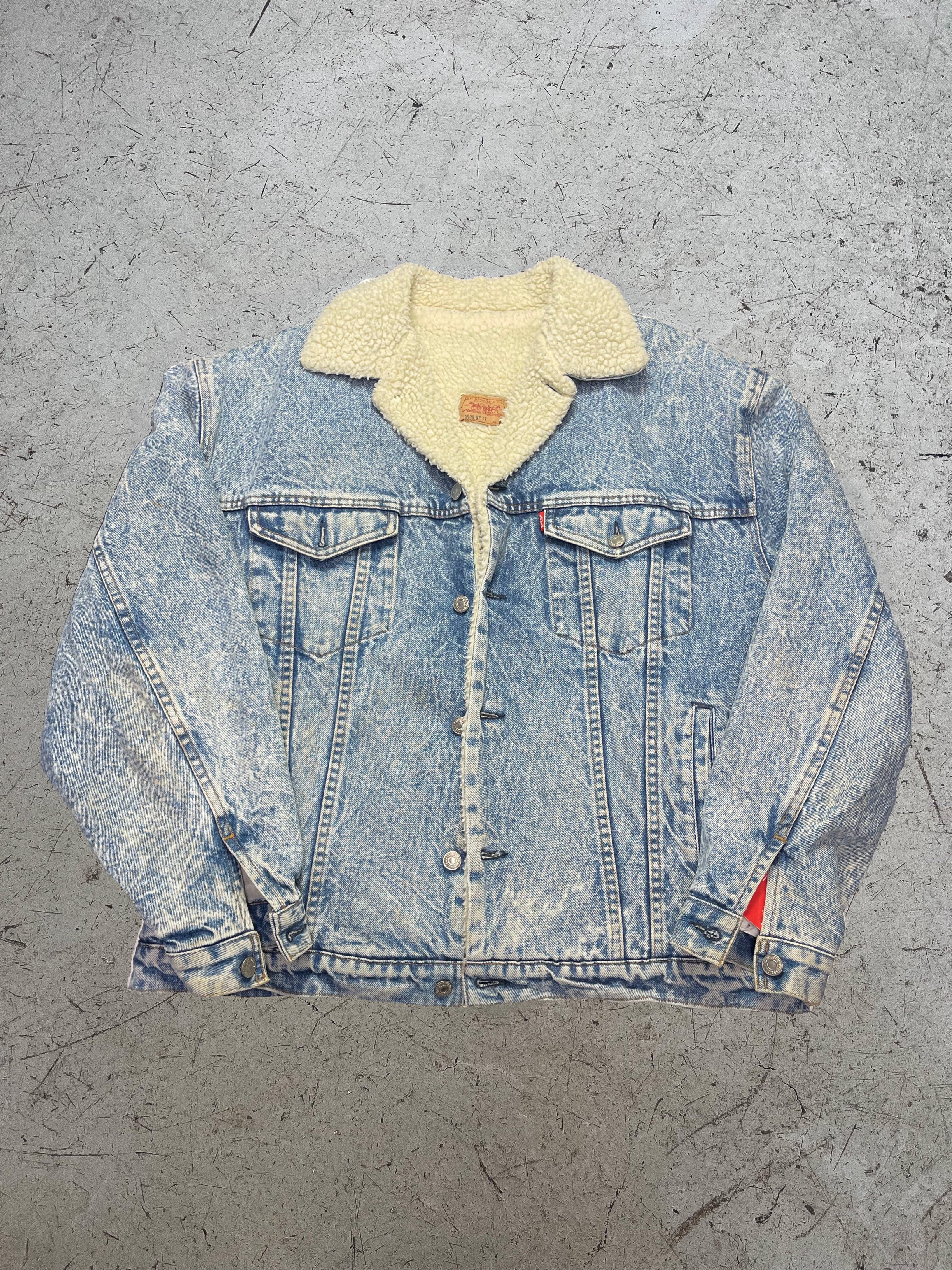 Levi's Women's Classic Denim Jacket - Stylish & Comfortable for Casual Outfits, Layering, and Everyday Wear