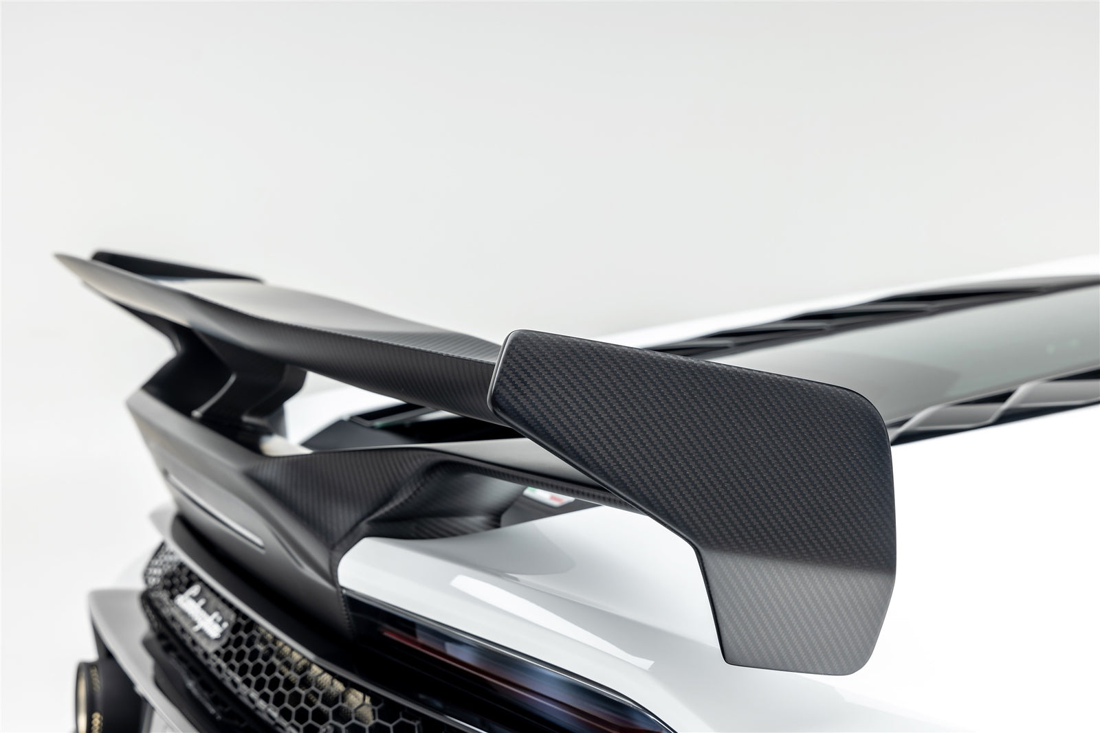 Lamborghini Huracan EVO 2WD Monza Aero Program CB 01 - High Performance Sports Car for Racing Enthusiasts | Perfect for Track Days and Supercar Events