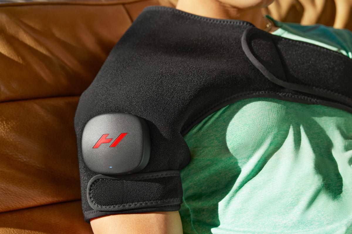 Hyperice Venom 2 Shoulder Massage Therapy Wrap - One Size Fits Most, Neoprene & Silicone Pain Relief for Neck, Back & Shoulders - Perfect for Athletes, Office Workers & Post-Workout Recovery