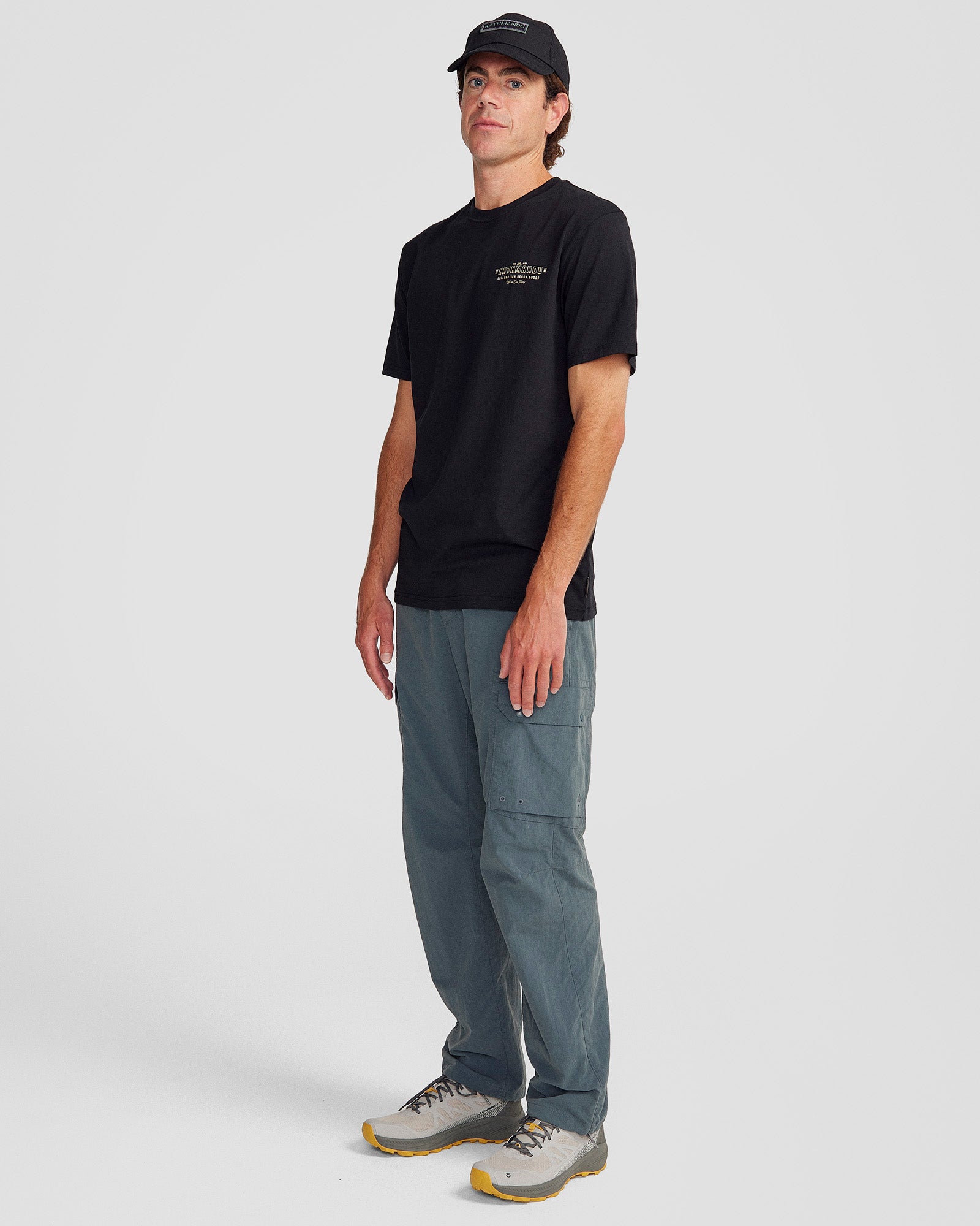 Men's Organic Cotton Exploration T-Shirt - Black Stingray Print - Comfortable Casual Wear for Outdoor Adventures & Daily Use
