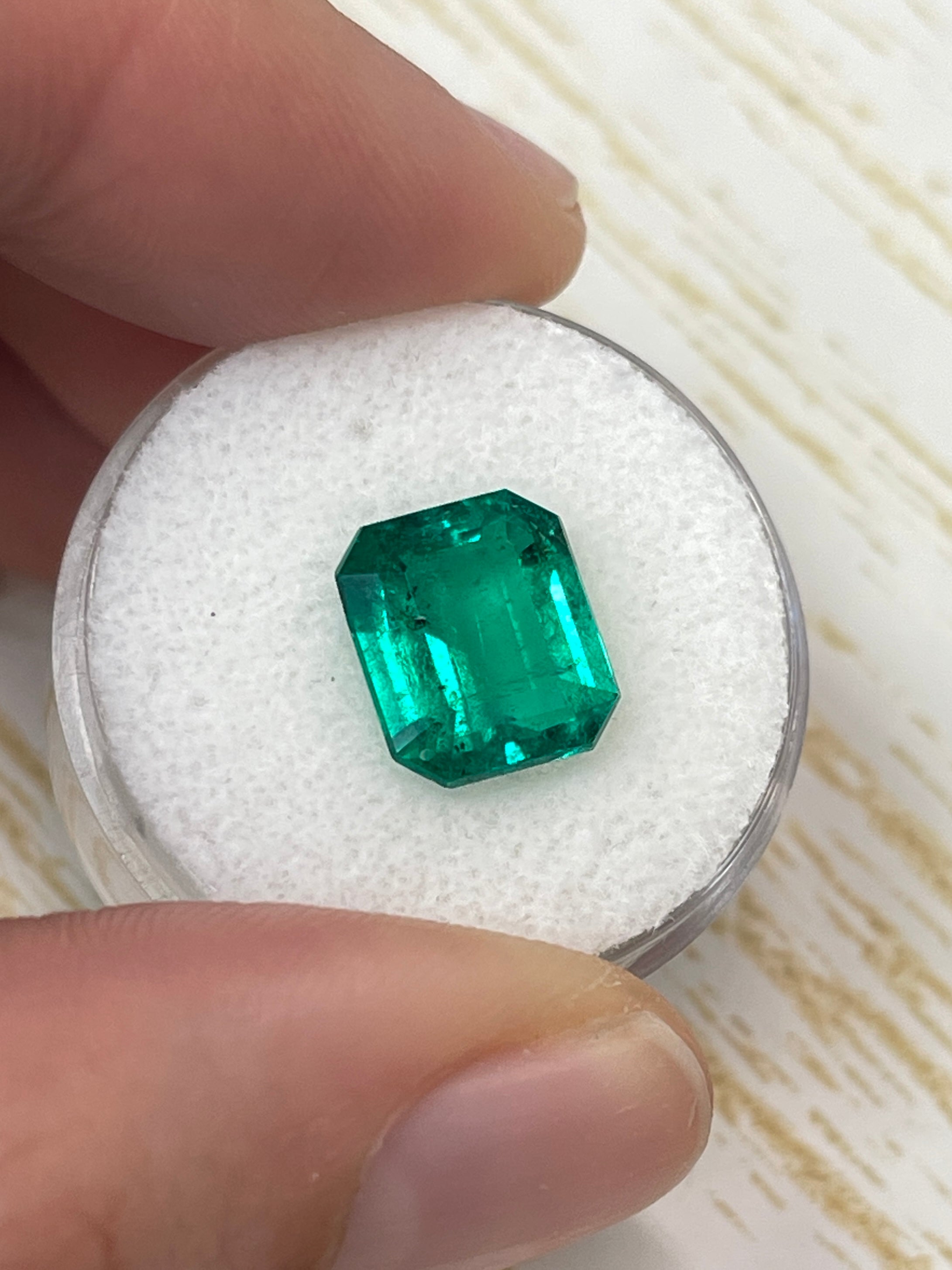 3.72 Carat 11x9mm AAA+ Perfect Green Freckled Natural Loose Colombian Emerald Cut Gemstone for Jewelry Making, Engagement Rings & Luxury Gifts