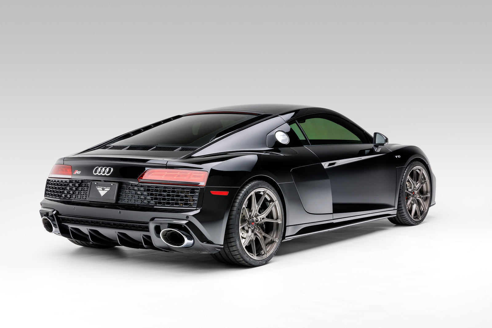 Audi R8 20 VPX 101 Liquid Smoke - High Performance Car Accessory for Racing & Car Enthusiasts - Perfect for Track Days & Auto Shows