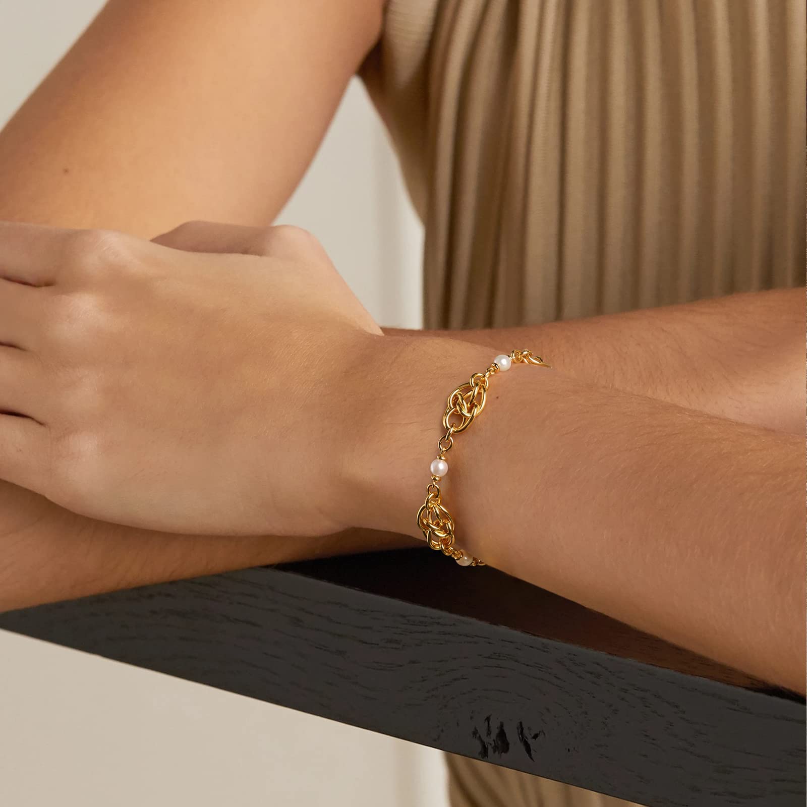 14K Gold Plated Pearl Bracelet for Women - Elegant Chain Link Pearl Bracelet, Dainty Gold Pearl Jewelry Gift for Her - Perfect for Weddings, Parties & Everyday Wear