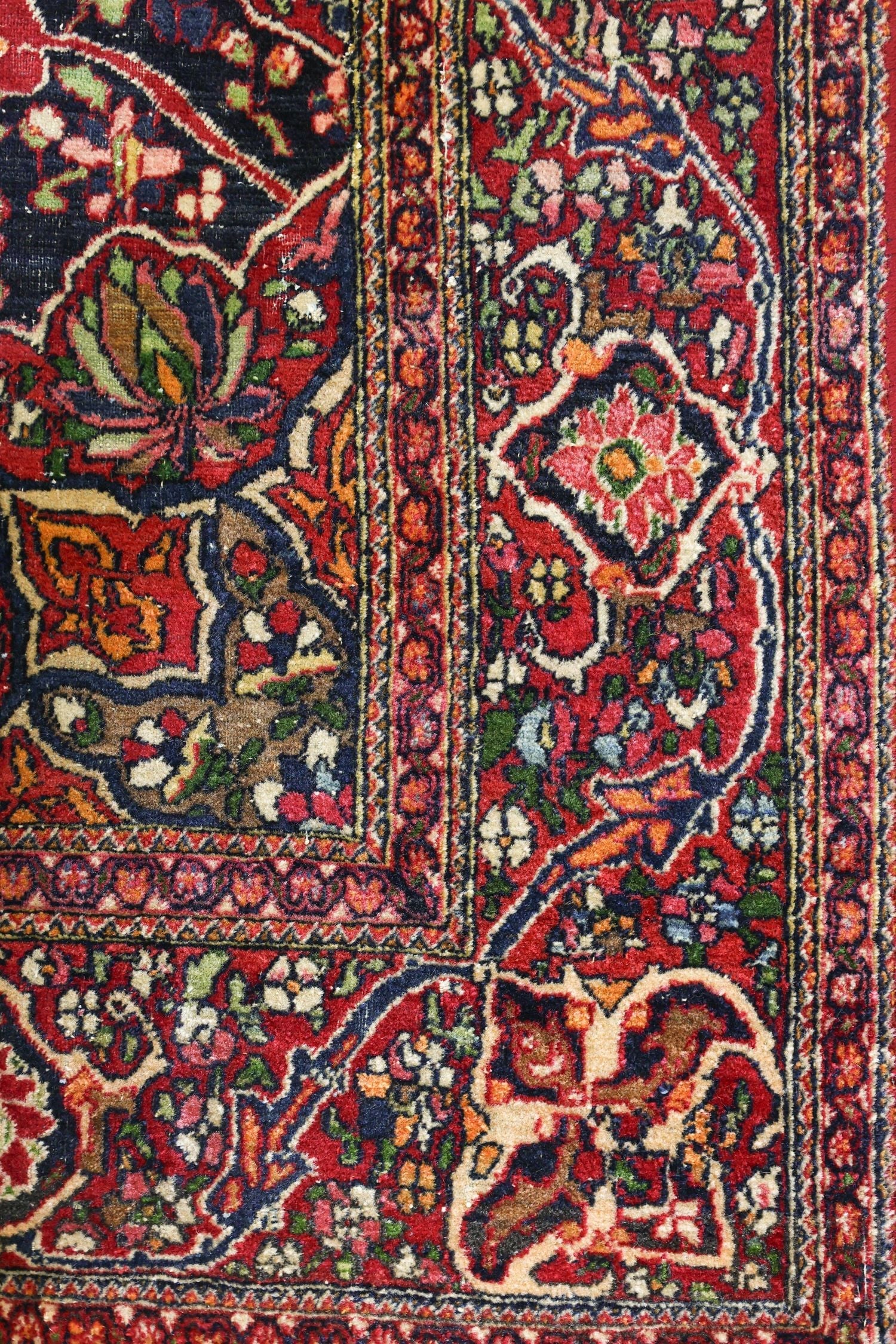 Handwoven Antique Isphahan Persian Rug - Traditional Oriental Carpet J71266 - Perfect for Living Room, Bedroom & Home Decor
