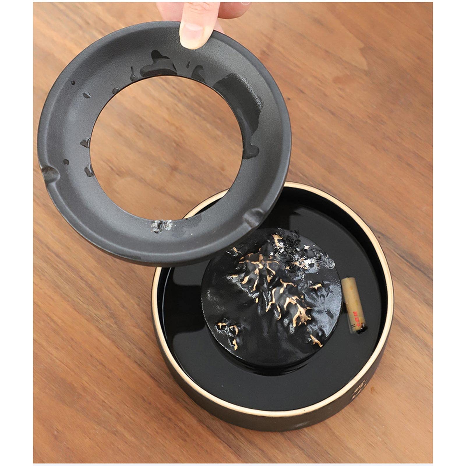 Premium Ceramic Ashtray with Lid - Large Capacity Car & Home Ash Tray for Living Room, Office, Patio - Elegant Green Decorative Gift for Smokers (Ideal for Indoor/Outdoor Use)