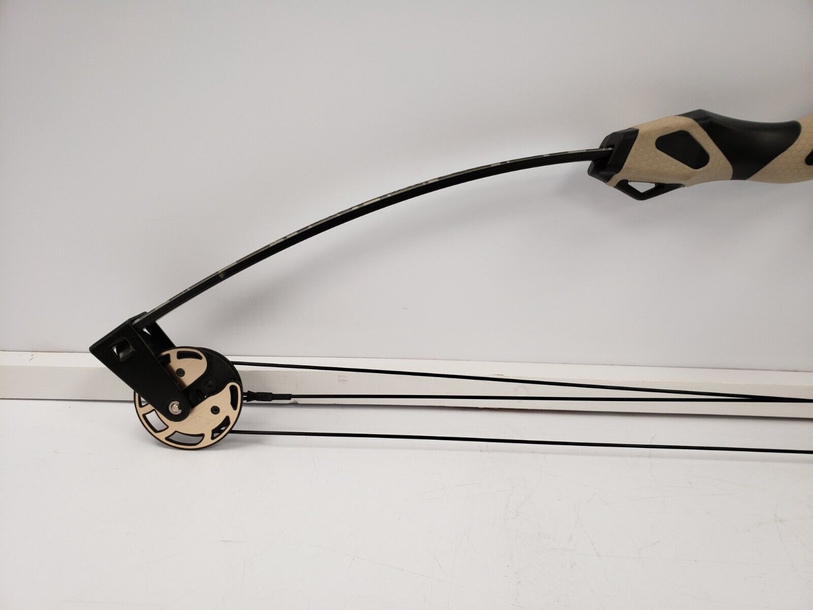 Mossy Oak Vertigo Compound Bow for Hunting & Target Practice - High Performance Archery Equipment for Outdoor Adventures