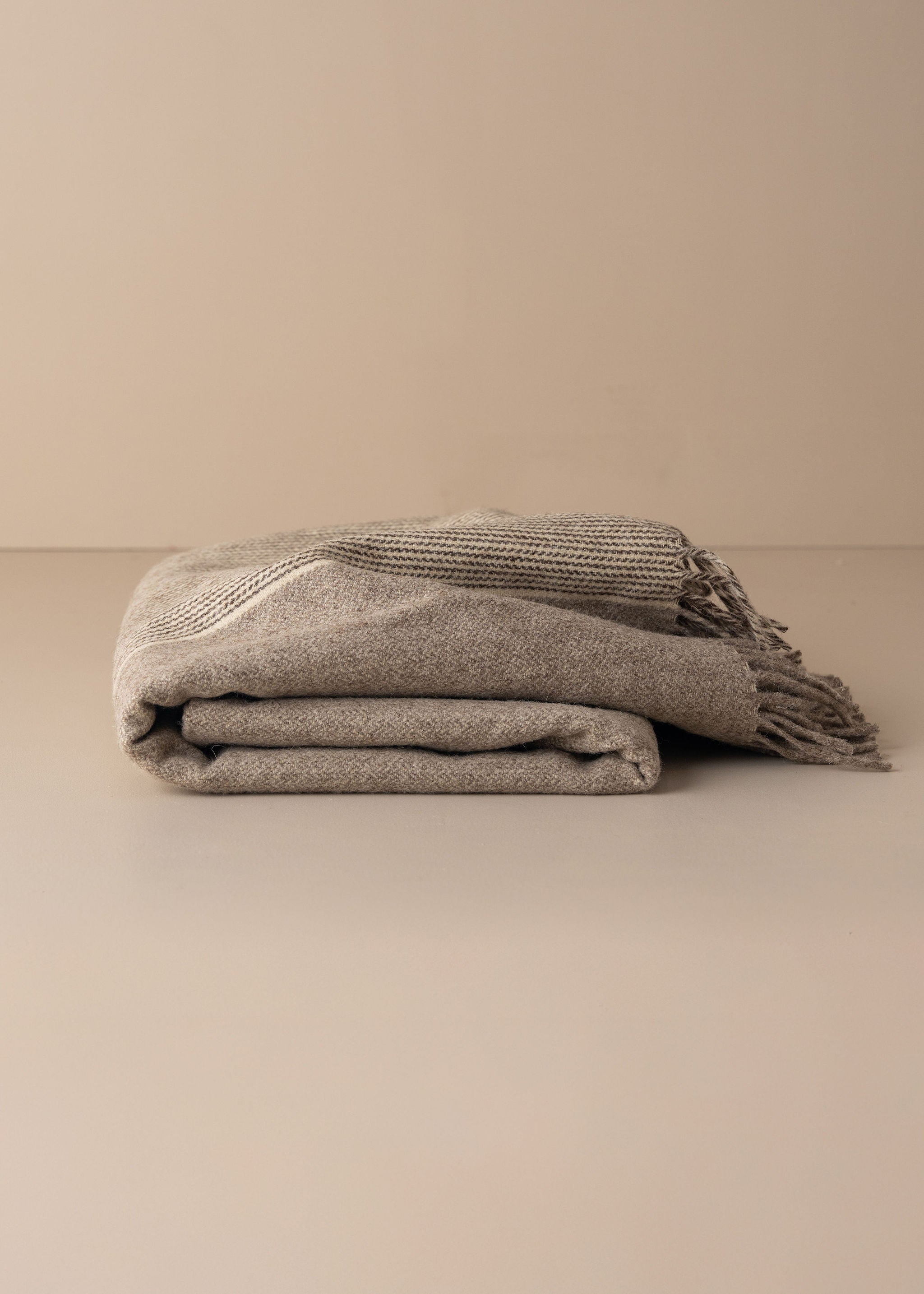 Luxury Zêzere Wool Throw Blanket - Soft & Warm Truffle Brown - Perfect for Sofa, Bed, or Cozy Winter Nights
