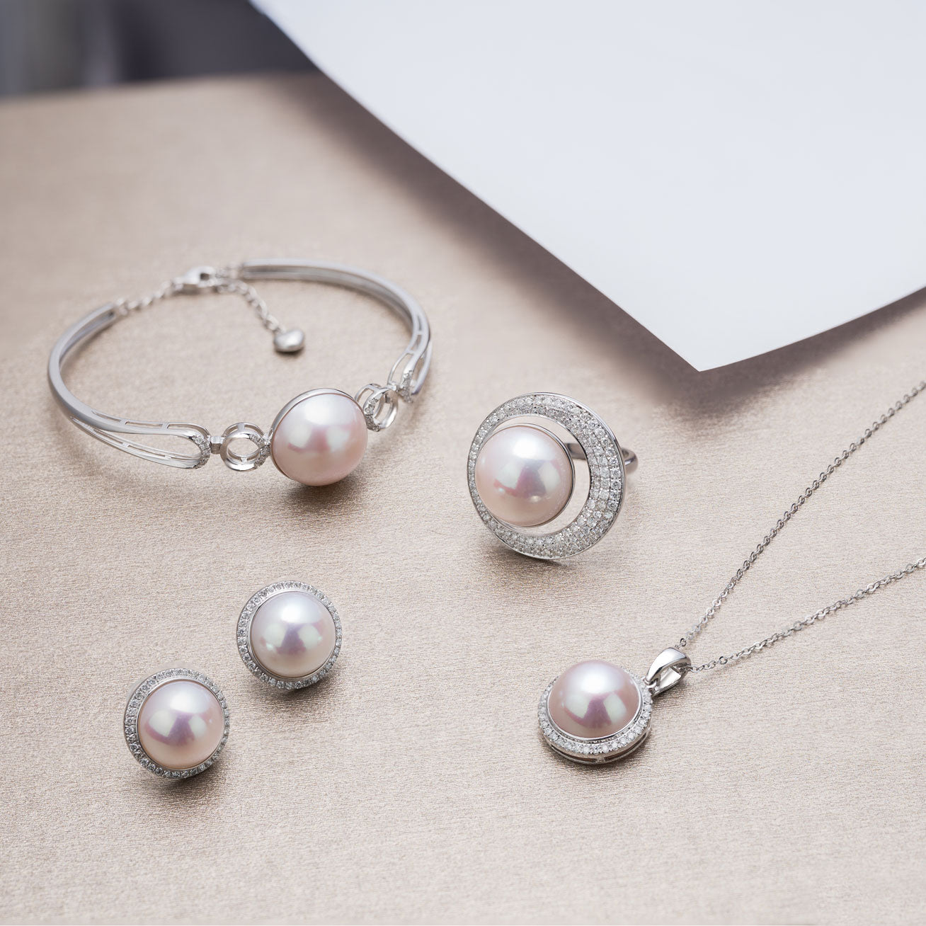 18K Gold Diamond & Edison Pearl Bracelet for Women - Elegant Luxury Jewelry Gift for Anniversary, Birthday, Wedding | Perfect for Formal Events & Special Occasions