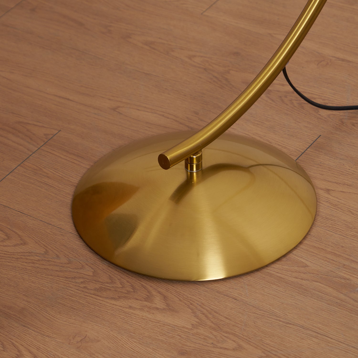 Modern Circo Floor Lamp - Adjustable LED Standing Light for Living Room, Bedroom & Office - Stylish Home Decor Lighting for Reading & Relaxation