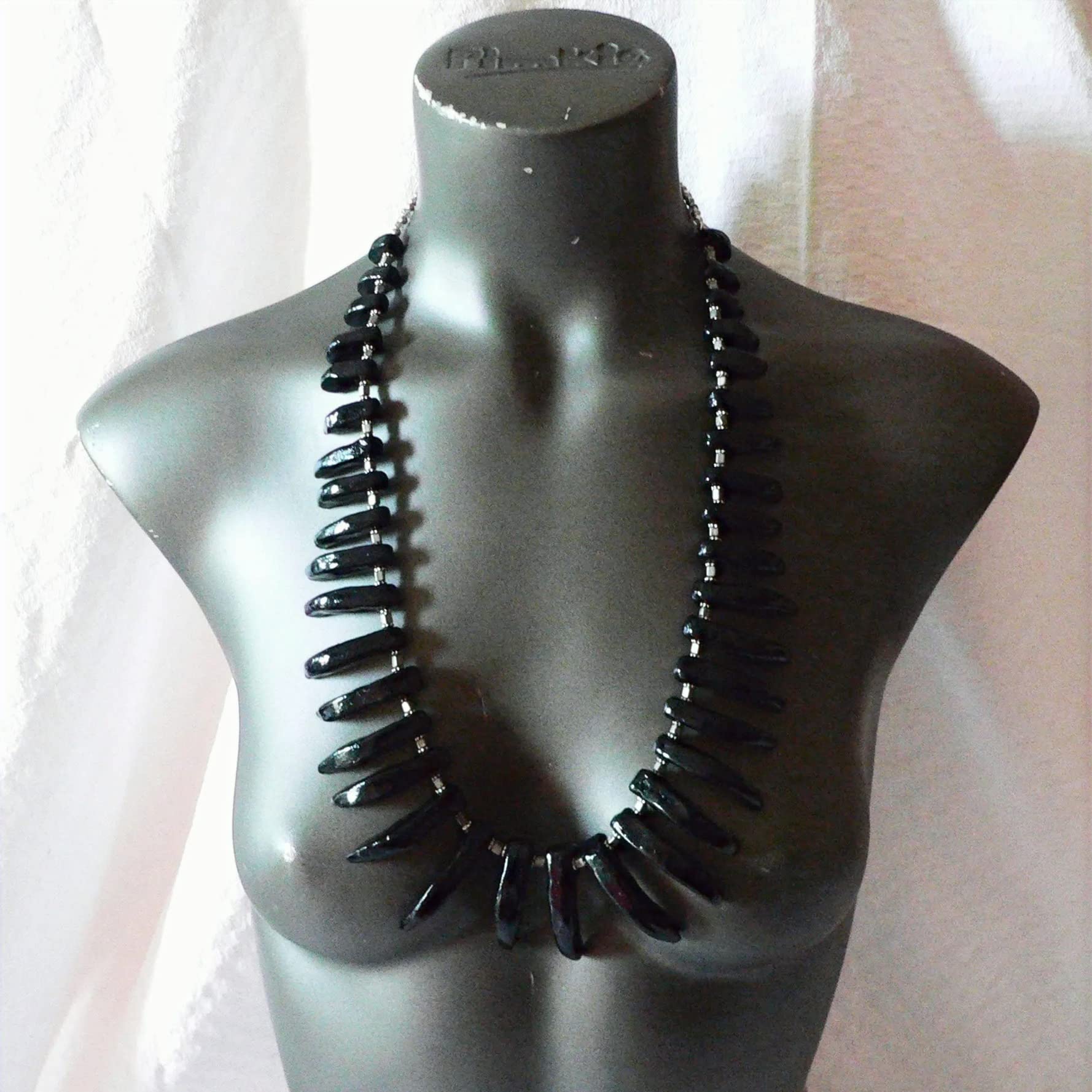Elegant Long Claw-Shaped Ceramic Bead Necklace in Amethyst Black - Perfect for Boho Chic Outfits & Evening Wear