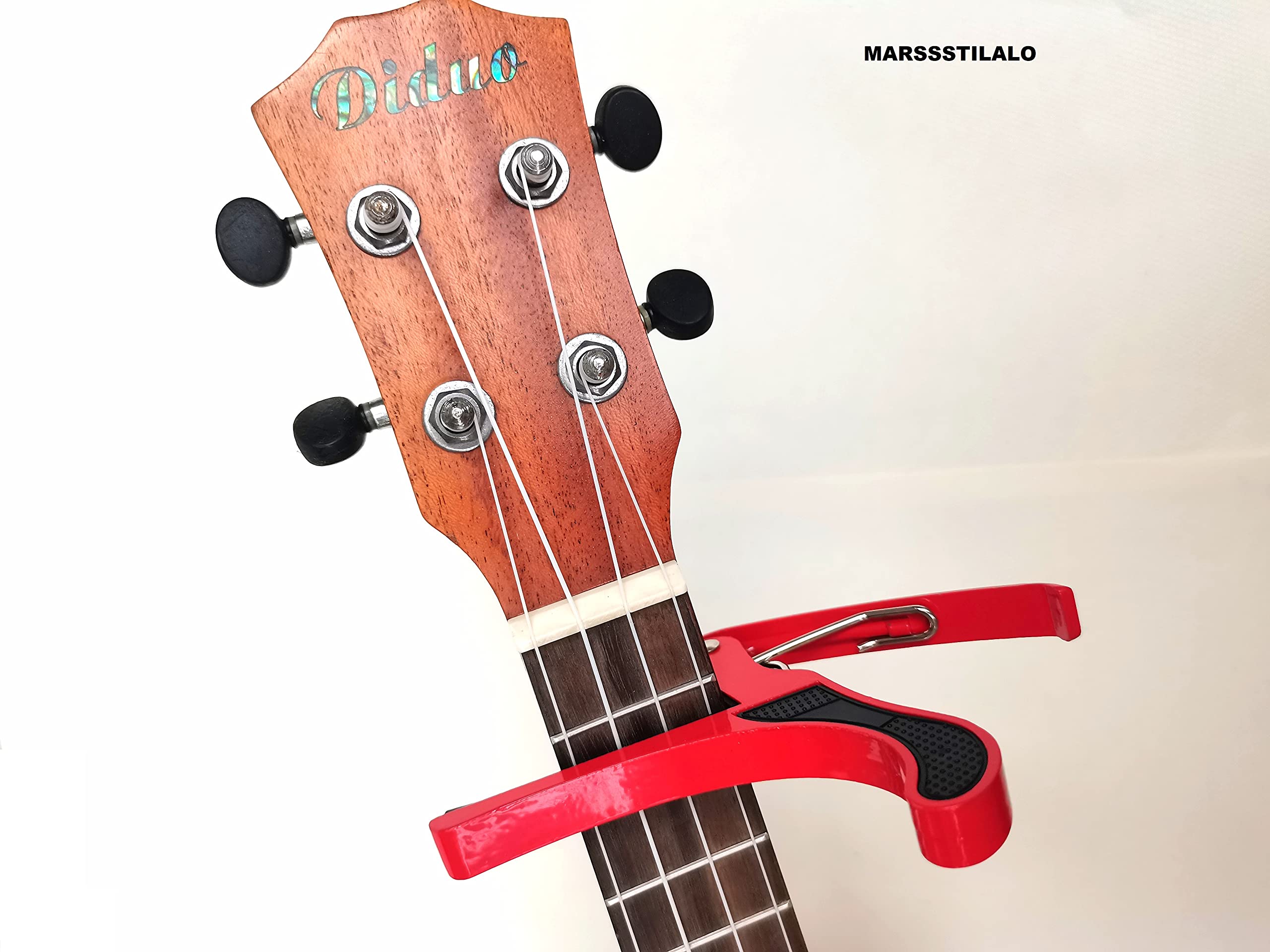 Professional Metal Capo for Acoustic & Electric Guitars & Bass - Red | Durable Guitar Accessory for Musicians & Performers | Perfect for Live Shows, Studio Recording & Practice Sessions