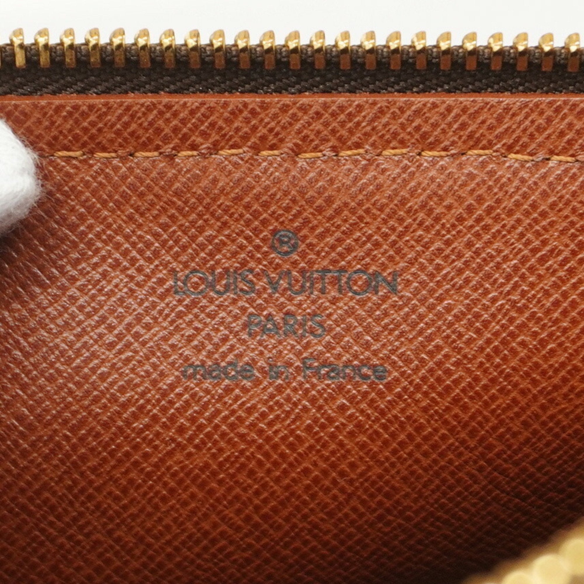Pre-Owned Chanel Classic Flap Bag 226 - Authentic Luxury Handbag for Women | Perfect for Work, Evening Events & Everyday Use