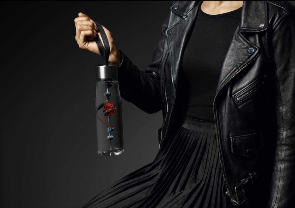 EVA SOLO My Flavour Drinking Bottle 0.5L - BPA-Free, Leakproof & Dishwasher Safe - Scandinavian Design Water Bottle with Carry Strap (Black) - Perfect for Gym, Hiking, Travel & Everyday Hydration