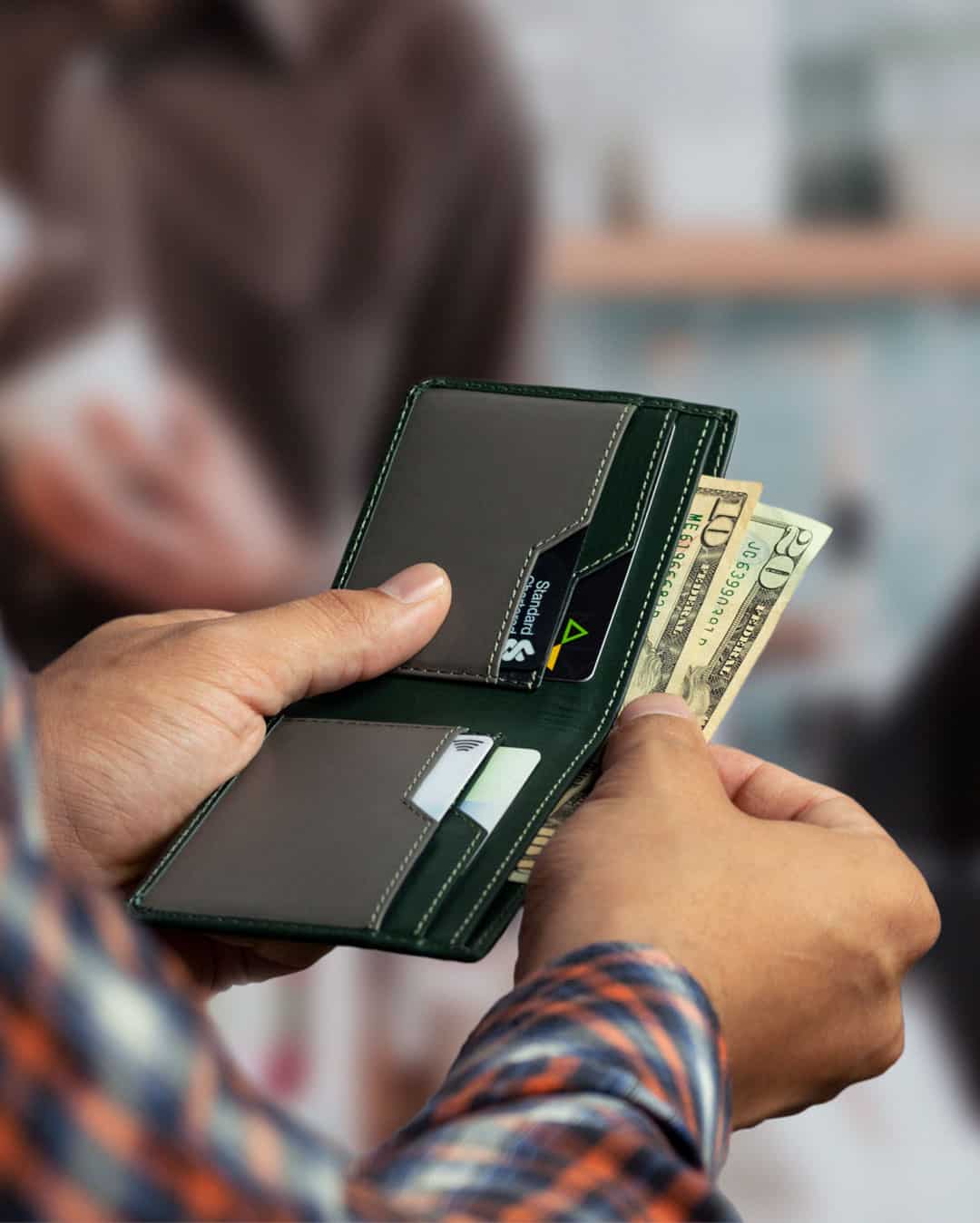 Slim & Lightweight Bifold Wallet for Men - RFID Blocking Minimalist Leather Wallet - Perfect for Everyday Carry, Travel & Business Use
