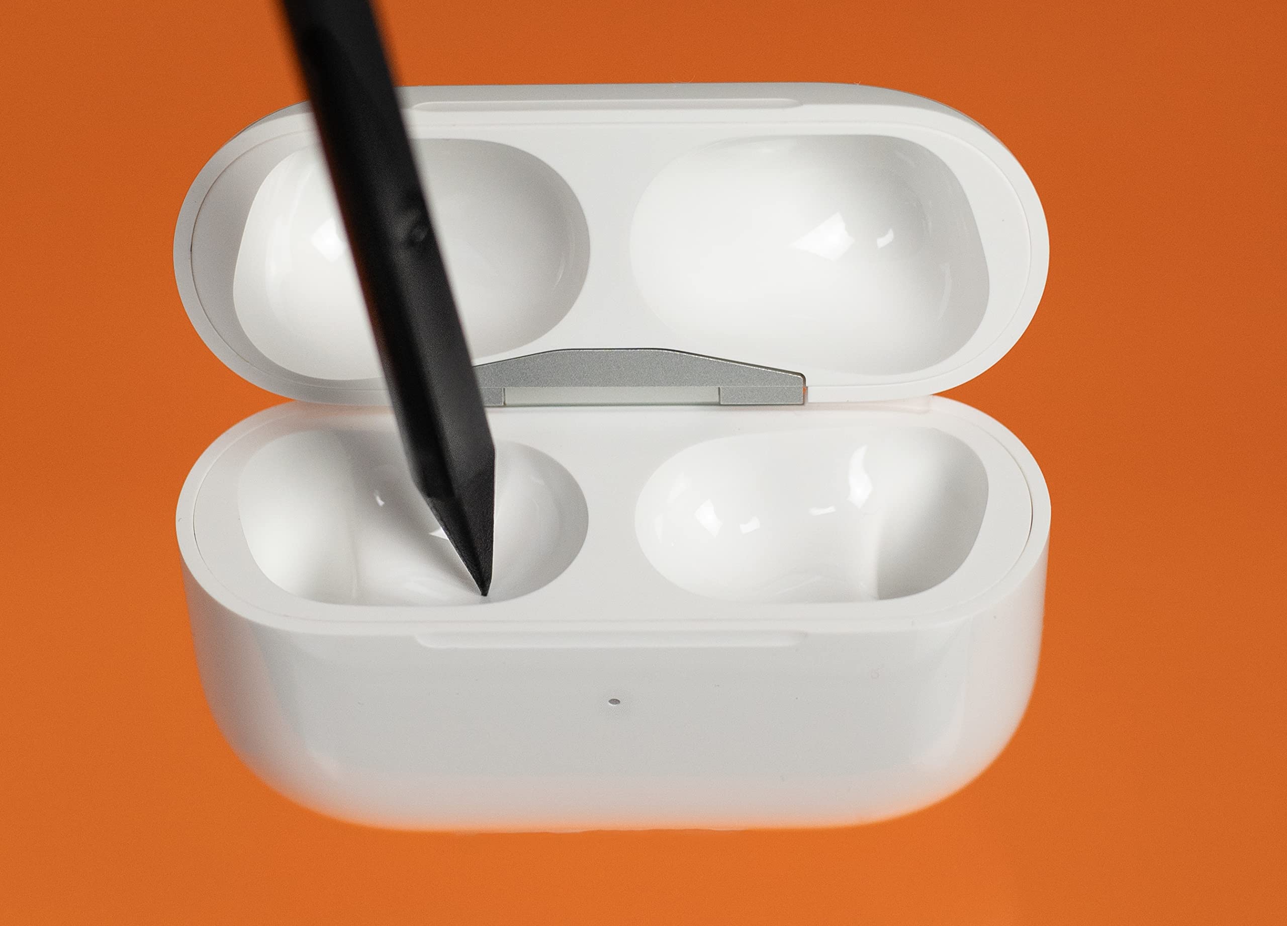 Original Apple AirPods Cleaning Kit for AirPods Pro & Earphones - Safe Device Cleaning for Daily Use