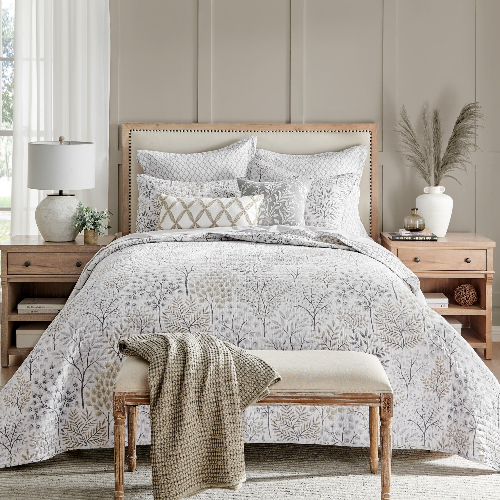 Premium English Forest Quilt Set - Soft Bedding Comforter with Nature Inspired Design for Cozy Bedroom Decor | Perfect for Master Bedrooms, Guest Rooms & Cabin Retreats