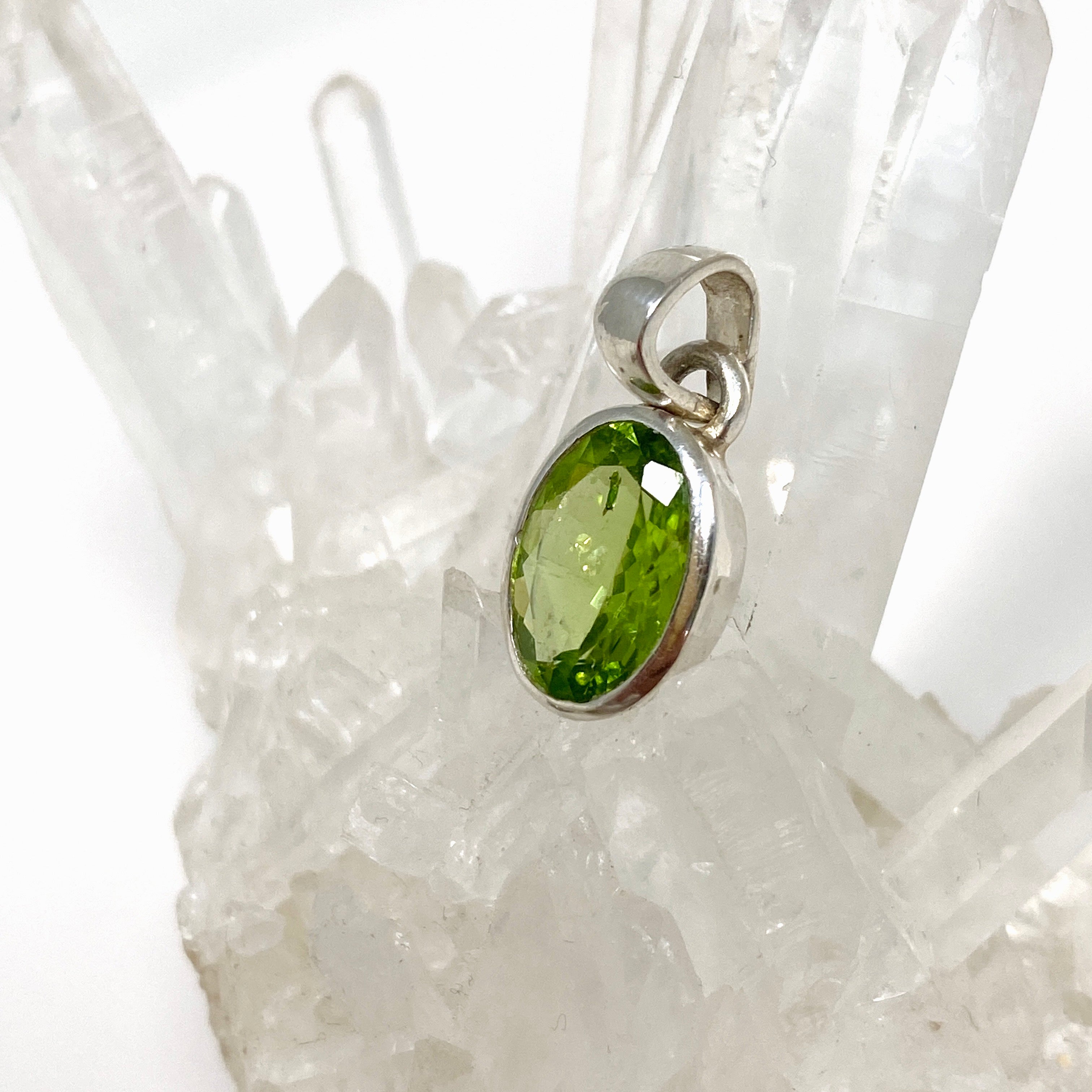 Natural Peridot Oval Faceted Pendant Necklace - 925 Sterling Silver Jewelry for Women - Elegant Birthstone Gift for August | Perfect for Weddings, Parties & Everyday Wear