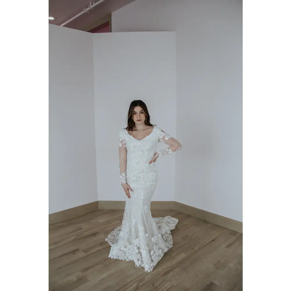 Adelaide Ruby Wedding Dress by Bridal Closet – Elegant A-Line Bridal Gown for Church Ceremonies & Beach Weddings