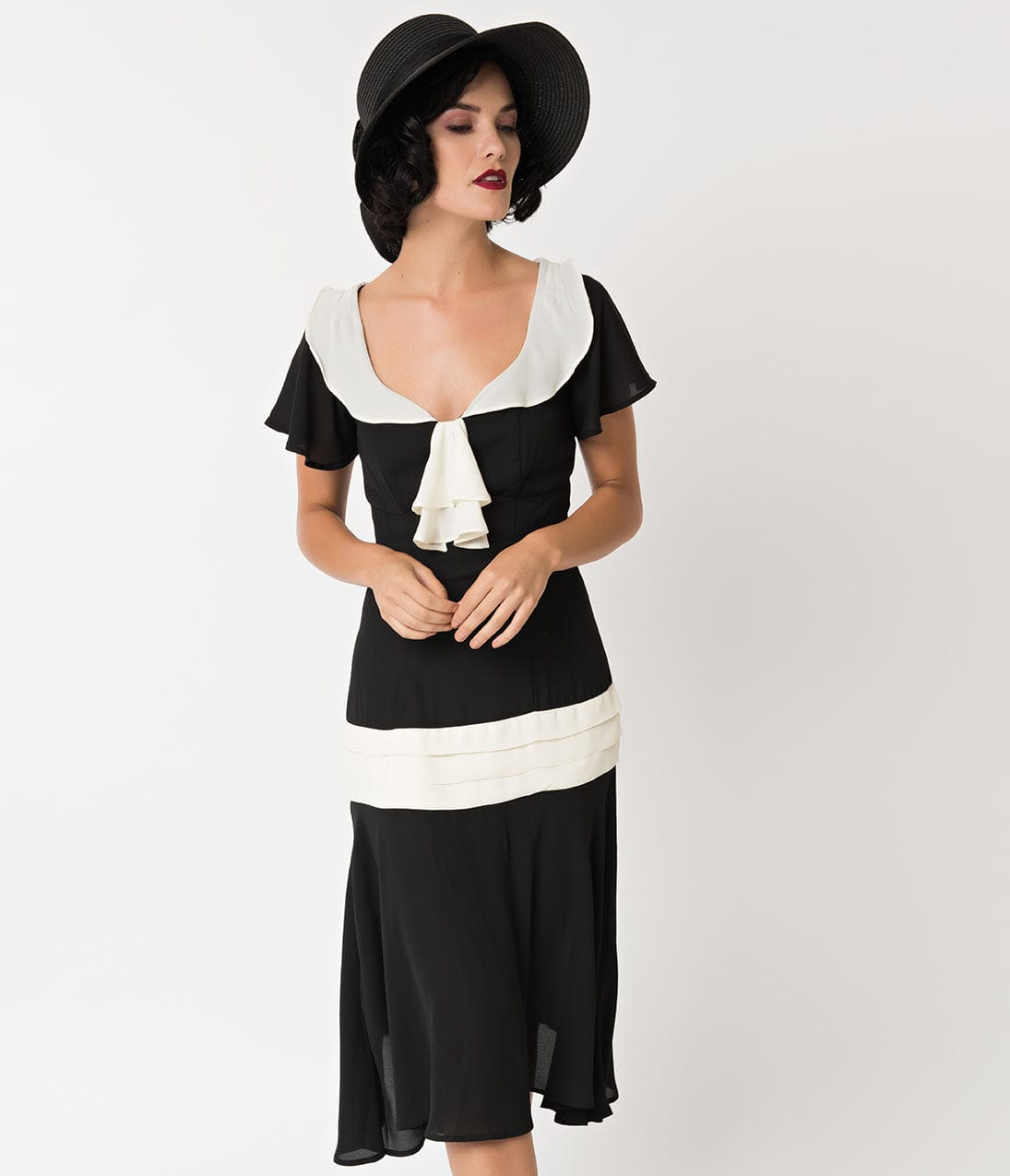 Vintage 1920s Black & Cream Wilshire Flapper Day Dress - Retro Gatsby Style Party Costume for Women, Halloween, Themed Events & Historical Reenactments