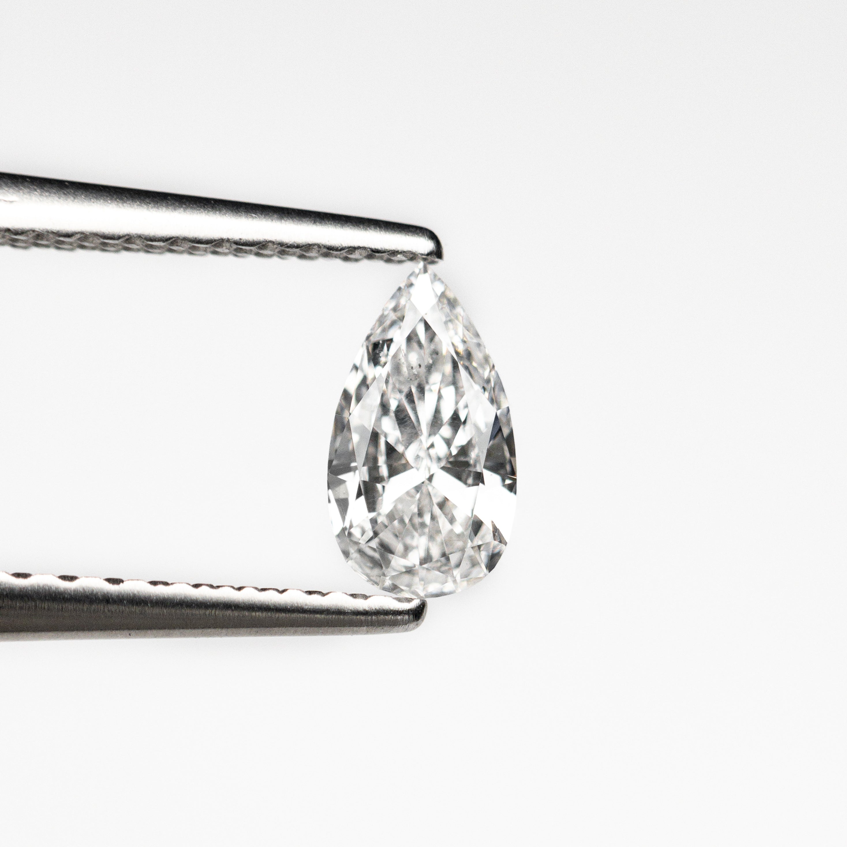 0.35ct Pear-Shaped Diamond (6.86x3.58x2.33mm) VS1 Clarity D Color Brilliant Cut - Perfect for Engagement Rings & Fine Jewelry