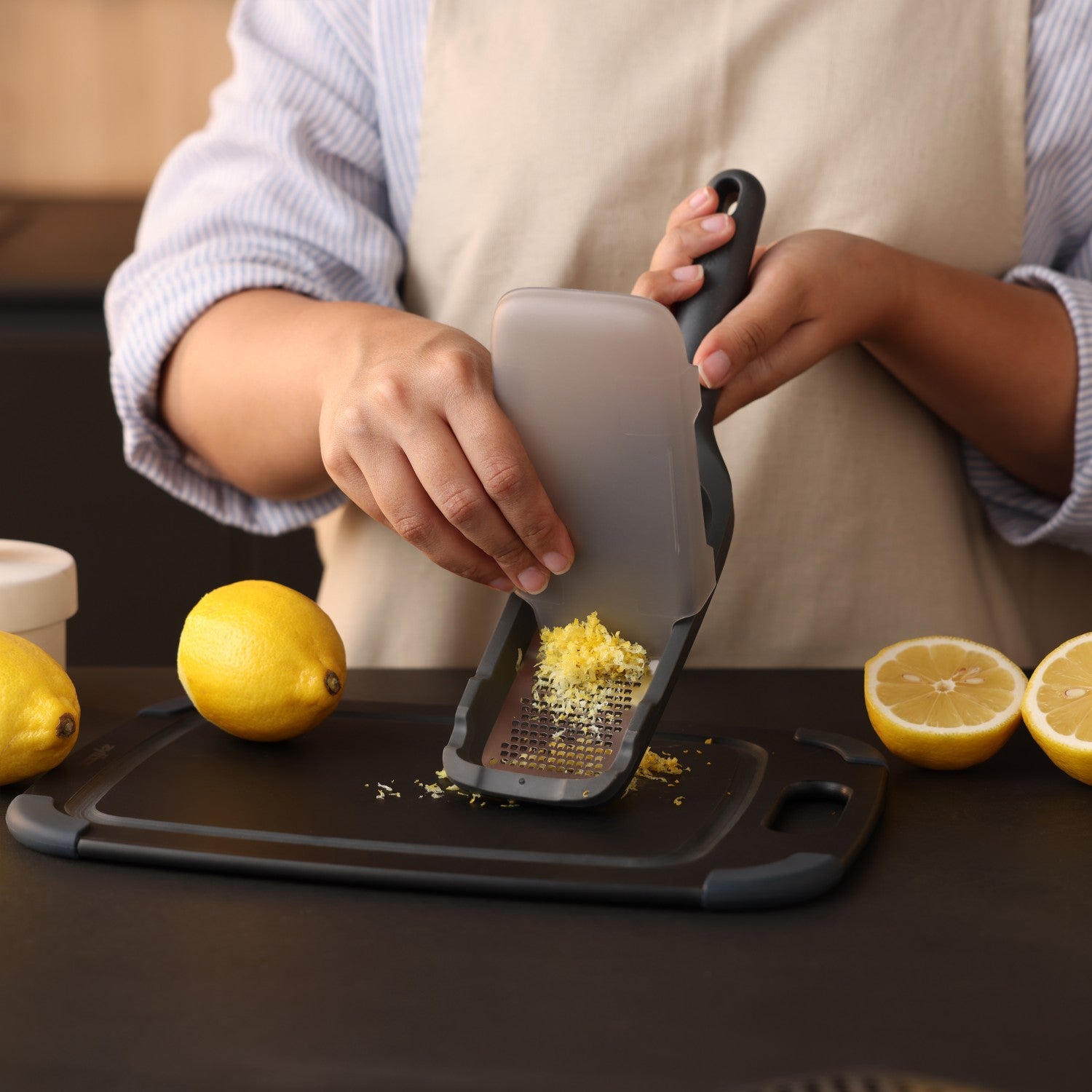 Zyliss Fine Grater - Premium Stainless Steel Kitchen Grater for Cheese, Chocolate & Spices | Perfect for Cooking, Baking & Garnishing Dishes