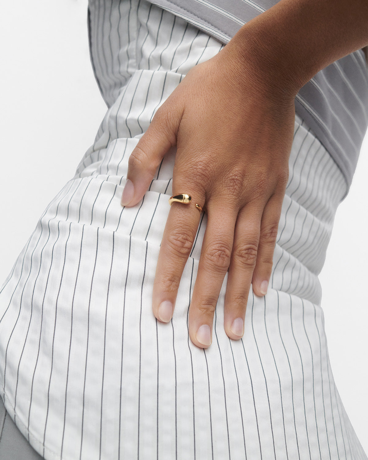 Stylish GRID 3 Loop Ring for Women - Minimalist Stackable Geometric Jewelry - Perfect for Everyday Wear, Gift Giving & Special Occasions