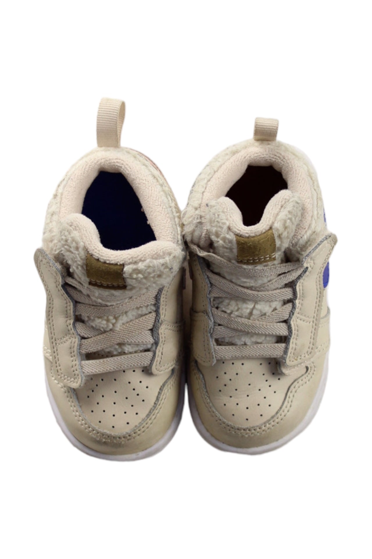 Air Jordan Retro Sneakers for Men - Size EU 22 (US 8.5) - Basketball Shoes for Performance & Streetwear Fashion - Perfect for NBA Games, Gym Workouts & Urban Style