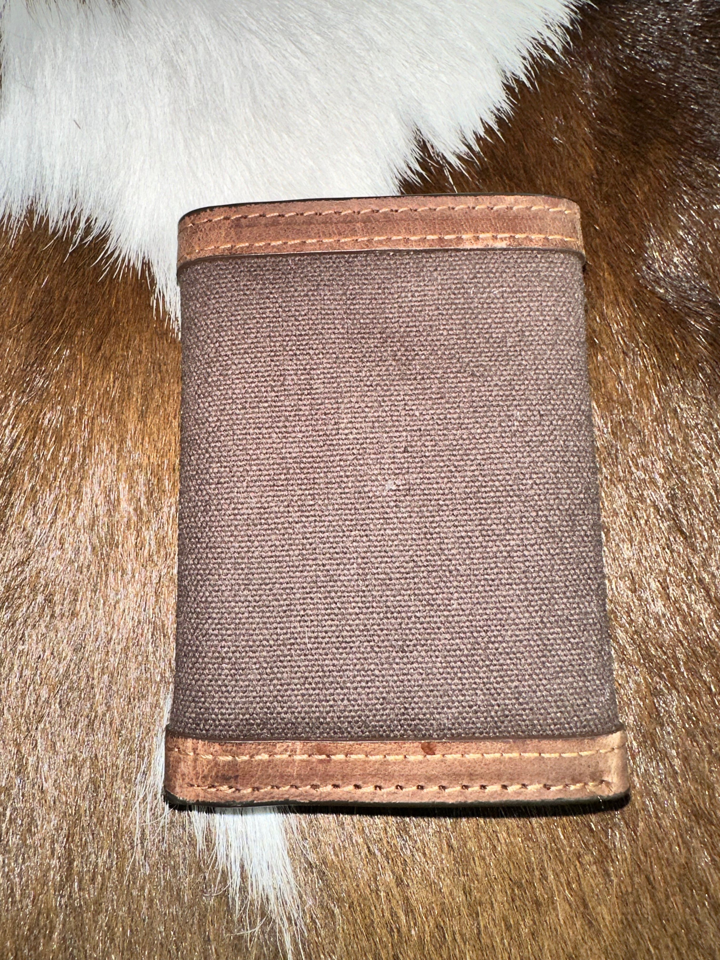 Ariat Logo Brown Leather & Canvas Wallet for Men - Genuine Cowhide Bifold Wallet with RFID Protection - Perfect for Everyday Use, Travel & Gifts