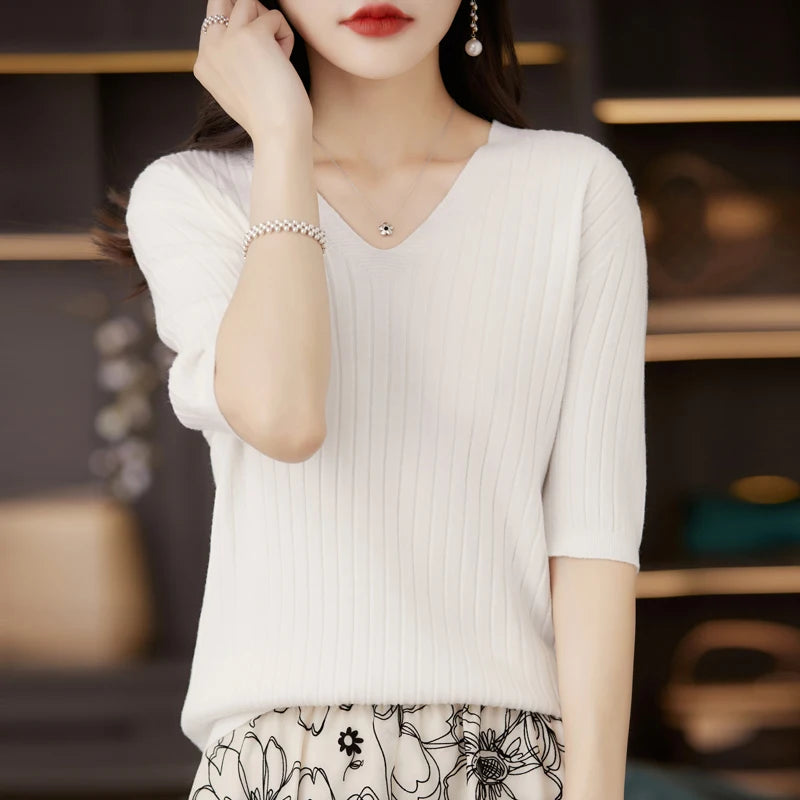 Women's Short Sleeve V-Neck Knit Casual Sweater - Soft Comfortable Pullover for Everyday Wear, Office & Weekend Outfits
