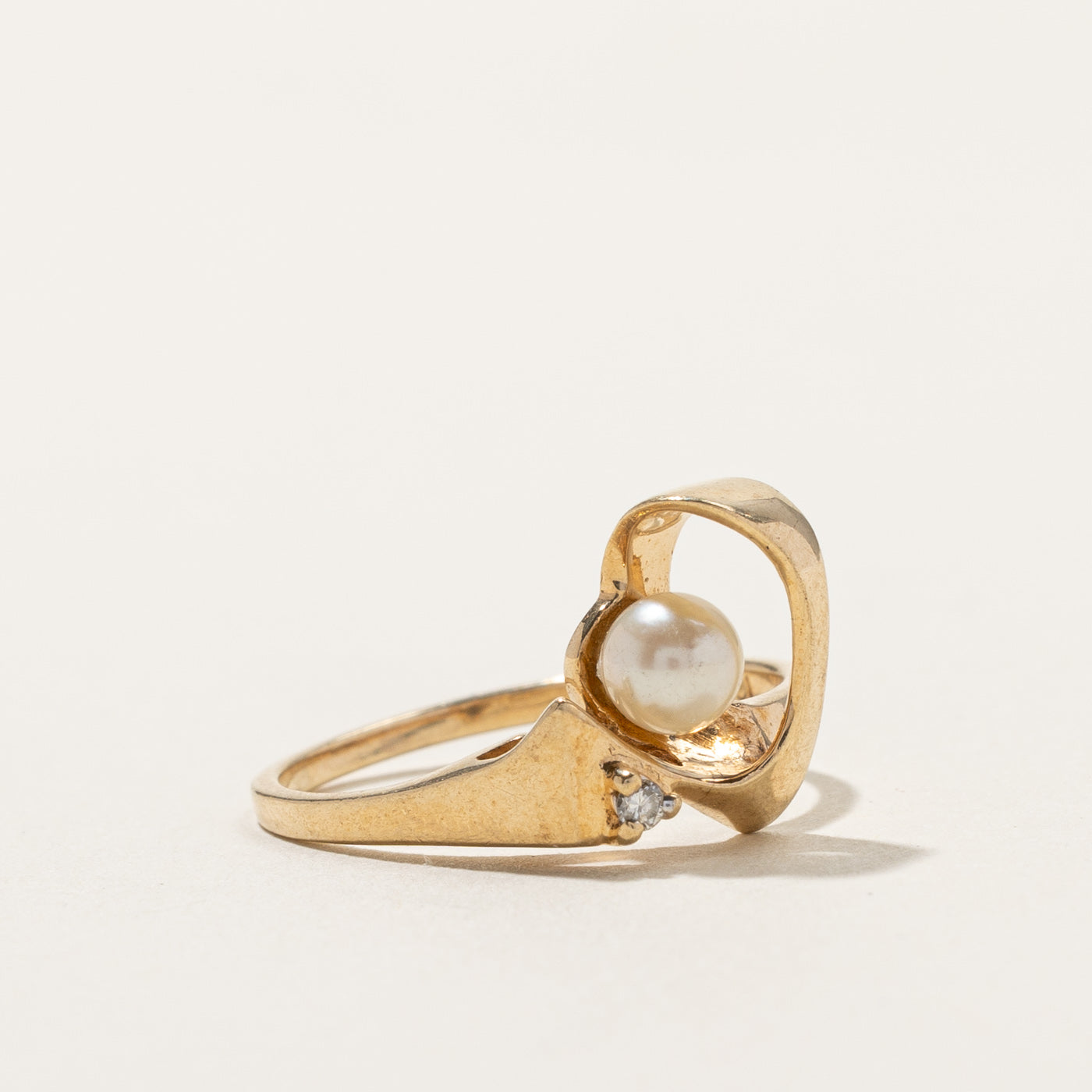 Elegant Offset Pearl & Diamond Ring - 0.01ct Diamond, Size 5 - Perfect for Engagement, Anniversary & Special Occasion Gifts