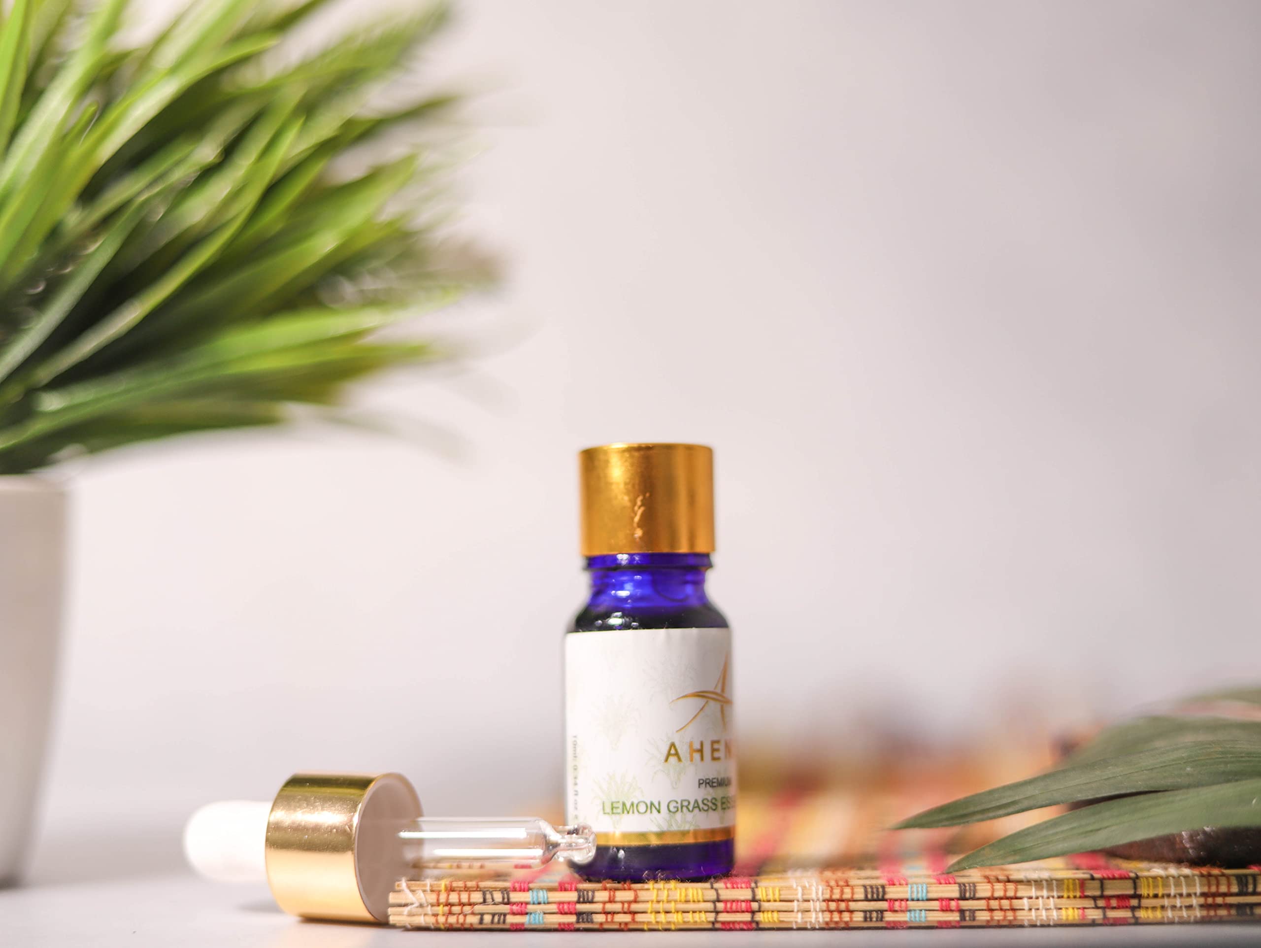 Pure Lemongrass Essential Oil - 100% Natural, Therapeutic Grade for Aromatherapy, Relaxation & Skin Care - Perfect for Diffusers, Massage & DIY Beauty Products