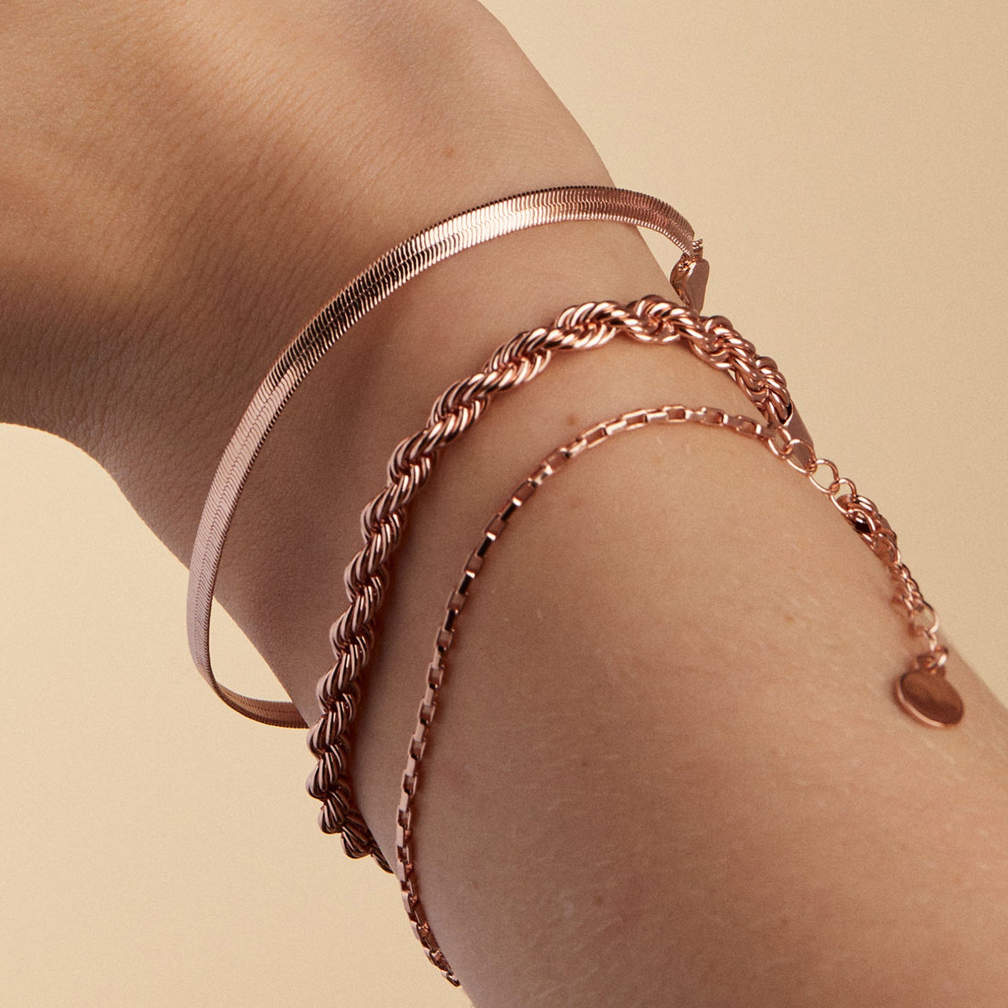 Stylish Herringbone Chain Bracelet for Women - Elegant Gold & Silver Layering Jewelry - Perfect for Daily Wear, Parties & Gifts