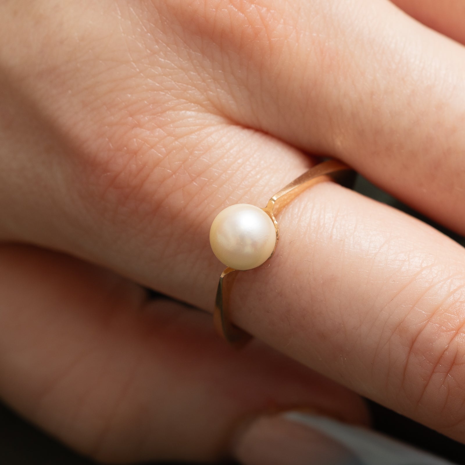 Solitaire Pearl Euro Shank Ring - 9.5 Size | Elegant White Pearl Engagement & Wedding Ring for Women | Perfect for Proposals, Anniversaries & Special Occasions