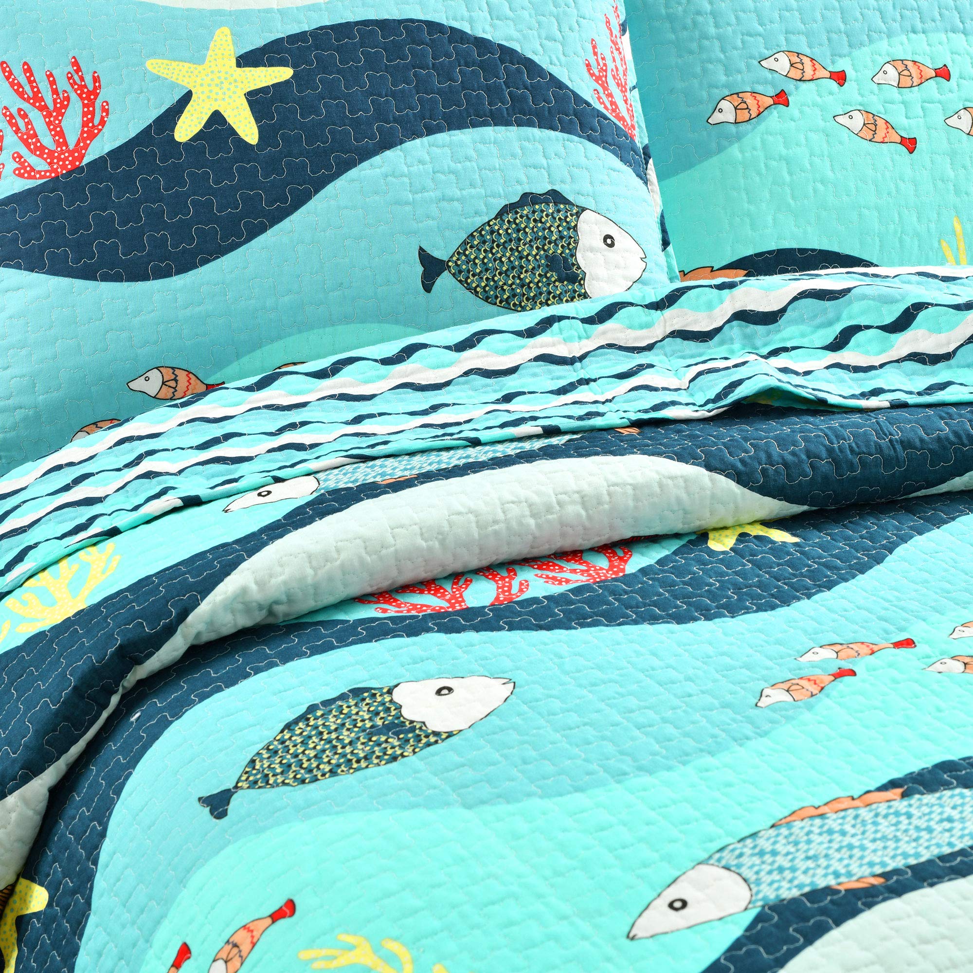 Lush Decor Sea Life Stripe 3-Piece Quilt Set - Ocean Themed Bedding with Quilt & Shams, Full/Queen Size, Blue | Perfect for Beach House Decor, Kids' Room & Coastal Style Bedrooms