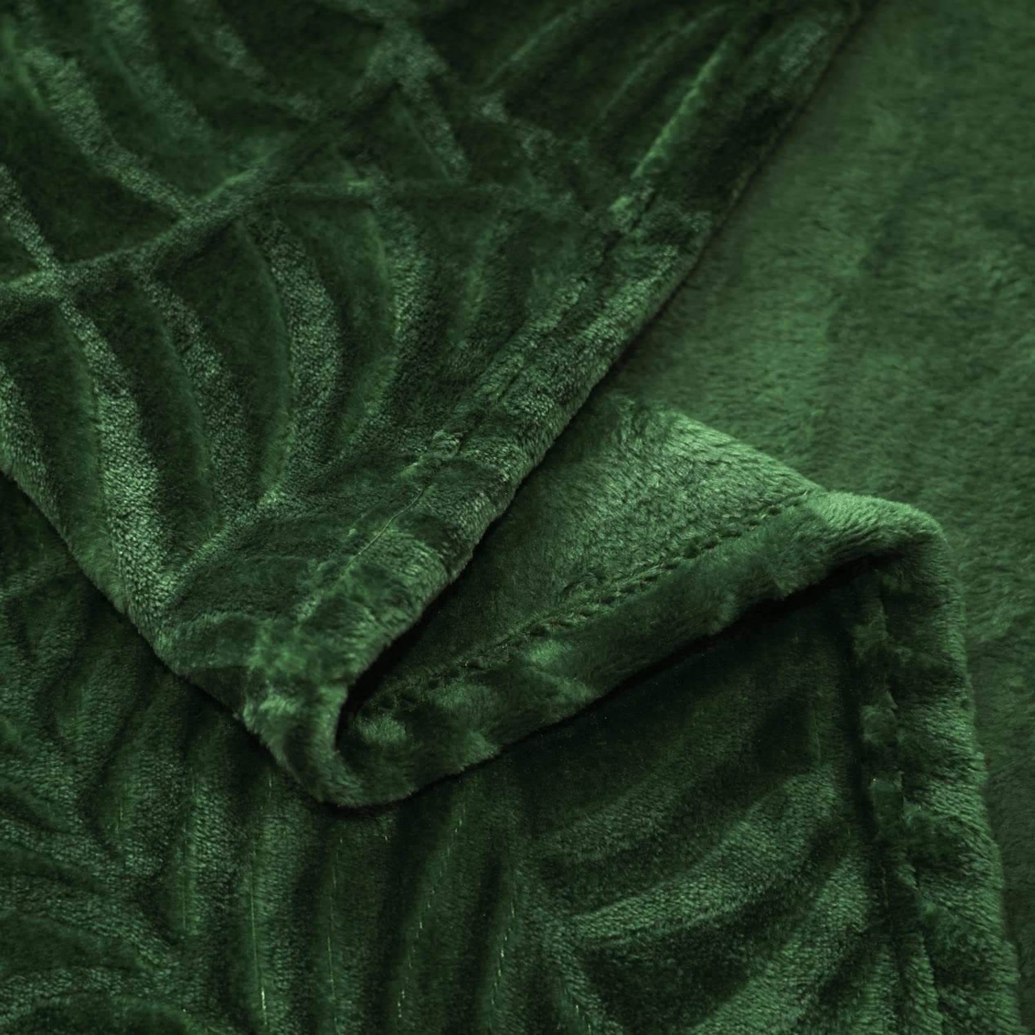 SOCHOW Ultra Soft Flannel Fleece Throw Blanket - Lightweight Cozy Warm Plush Blanket with Leaves Texture for Bed, Couch & Sofa - 60 x 80 Inches Olive Green - Perfect for Winter Nights, Movie Time & Home Decor