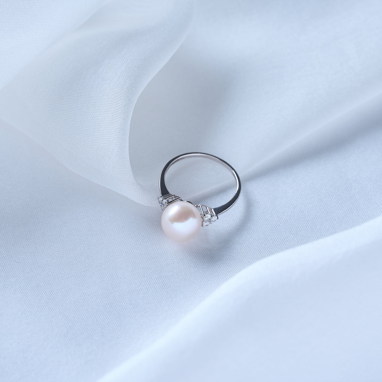 18K Gold Freshwater Pearl Ring for Women - Elegant & Timeless Jewelry KR00133 | STARRY - Perfect for Weddings, Anniversaries & Special Occasions