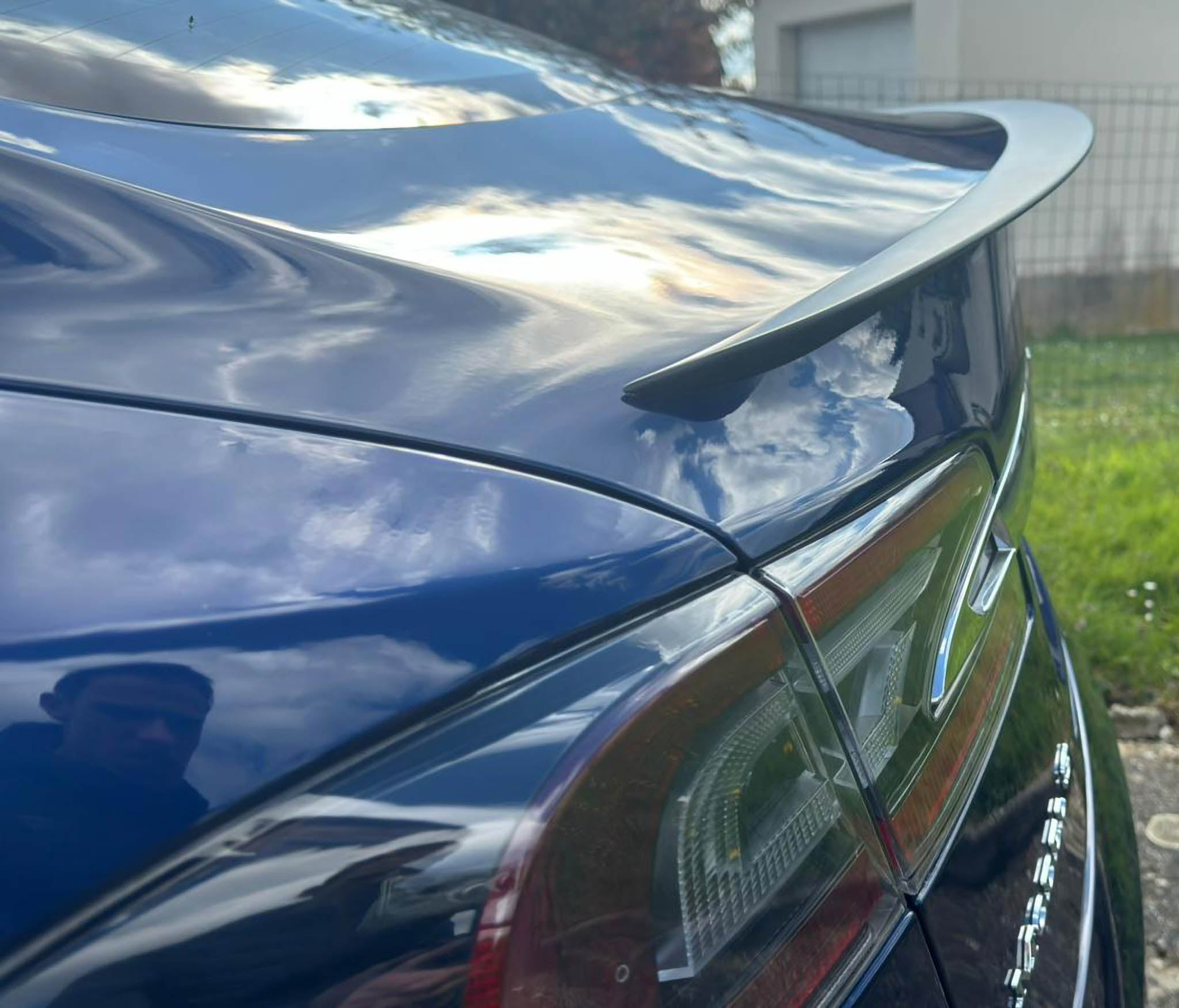 Premium Real Carbon Fiber Rear Spoiler for Tesla Model S (2016-2024) - High-Performance Aerodynamic Upgrade for Enhanced Style & Speed