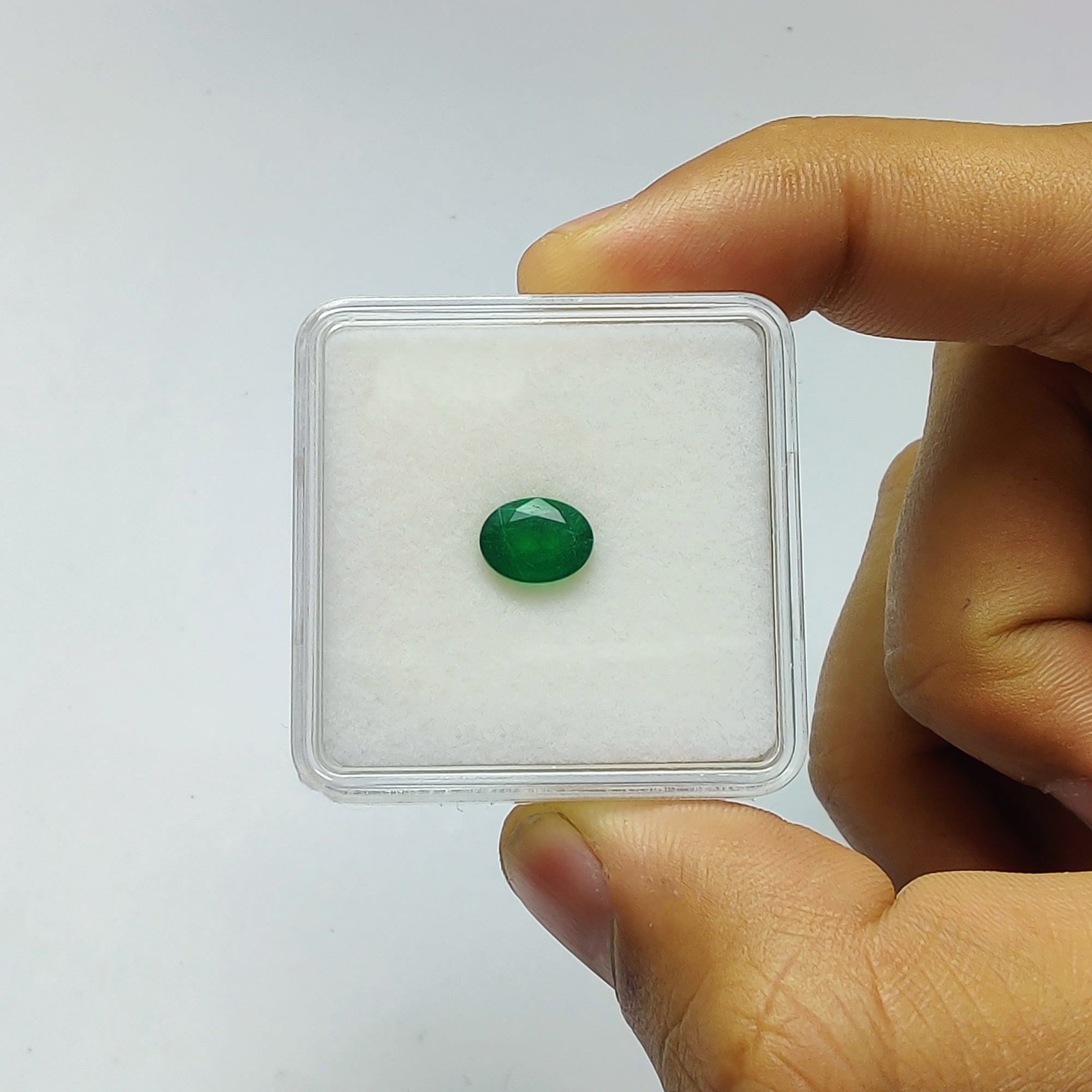 Natural 1.45ct Untreated Green Emerald Gemstone - Oval Cut 8x6mm for Jewelry Making, Engagement Rings & Luxury Gifts