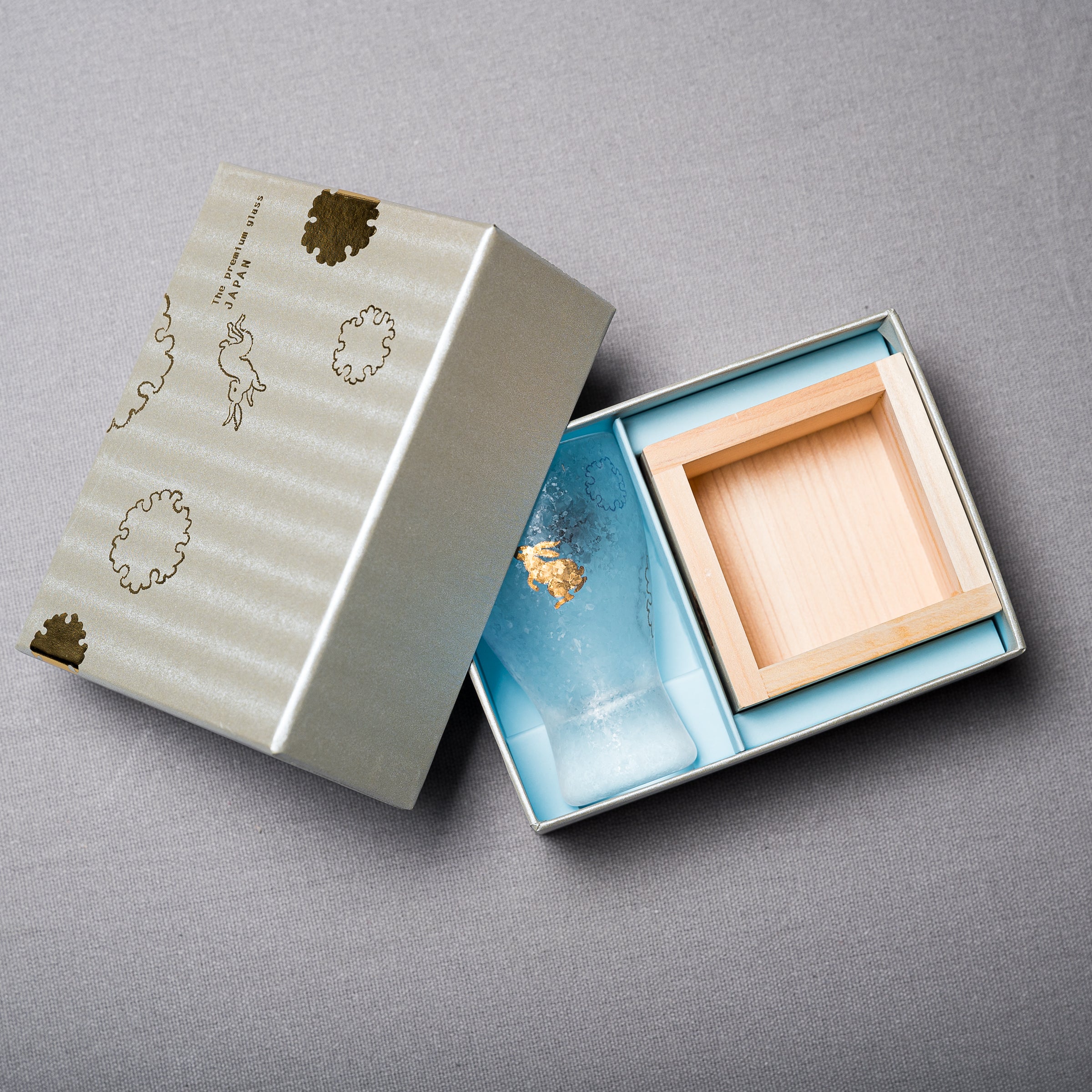 Premium Snow Rabbit Sake Cup Set with Traditional Wooden Masu Box - Japanese Ceramic Drinking Cup for Sake, Whiskey & Cocktails - Perfect for Home Bars, Gift Giving & Japanese Cultural Events