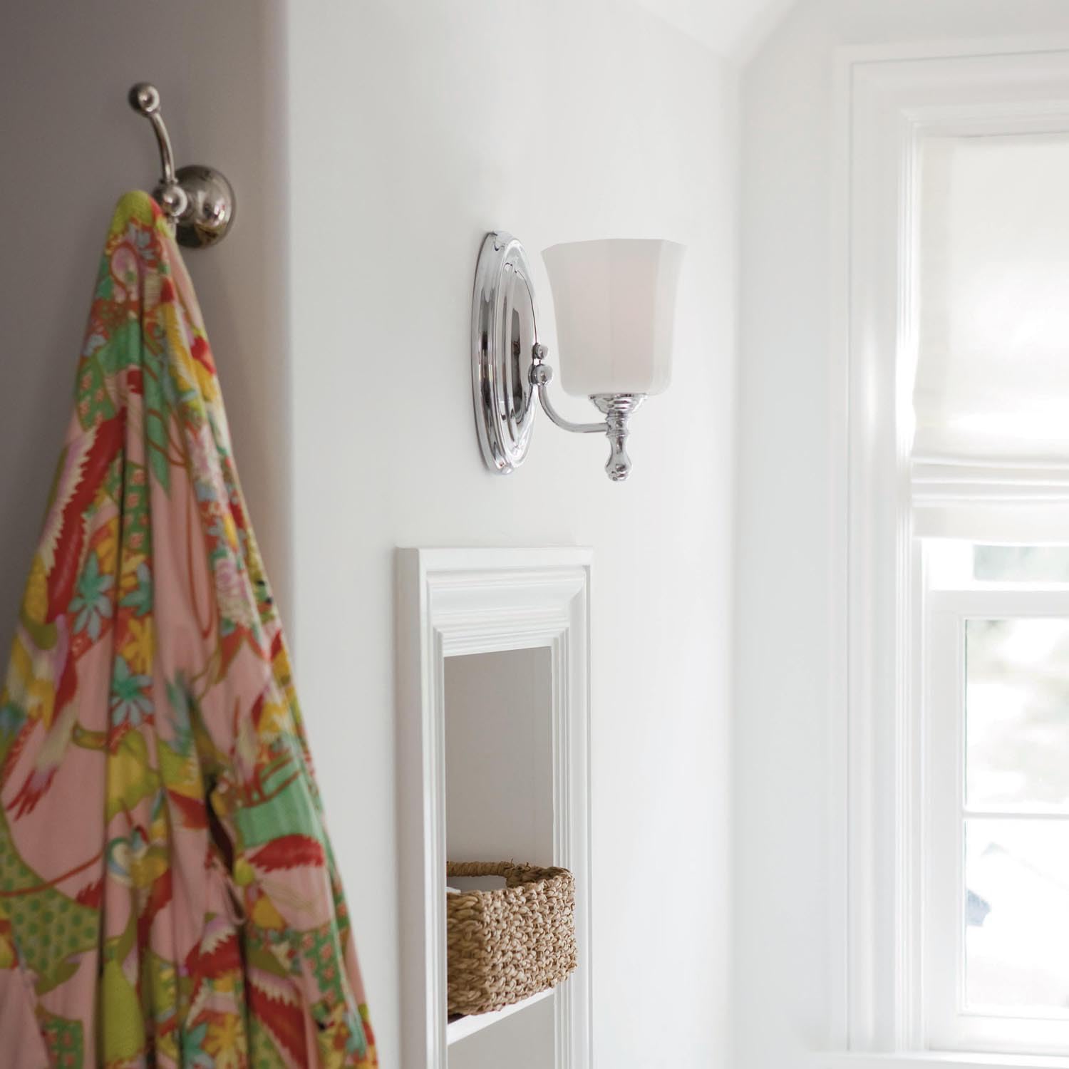 Hinkley Shelly Collection Traditional One Light Bathroom Vanity Fixture in Chrome - Perfect for Modern and Classic Bathroom Lighting Décor