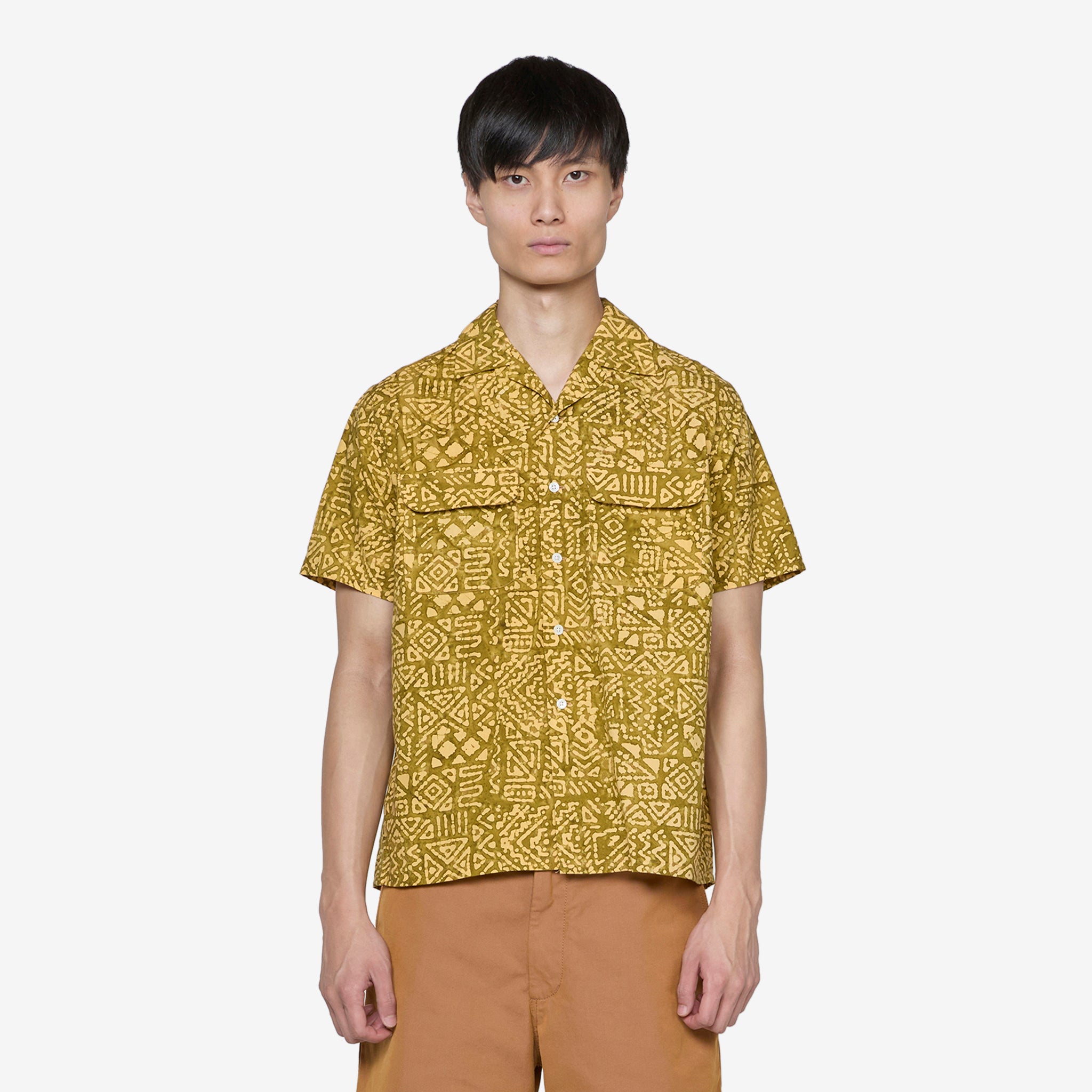 Stylish Open Collar Batik Print Shirt for Men - Breathable Yellow Hawaiian Shirt - Perfect for Beach Vacation, Summer Party & Casual Wear