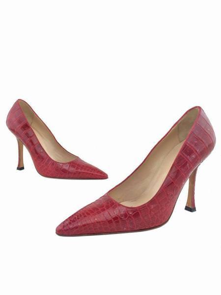Manolo Blahnik BB Crocodile Leather Pumps Women's Size 7.5 - Elegant Heels for Evening Parties & Special Occasions